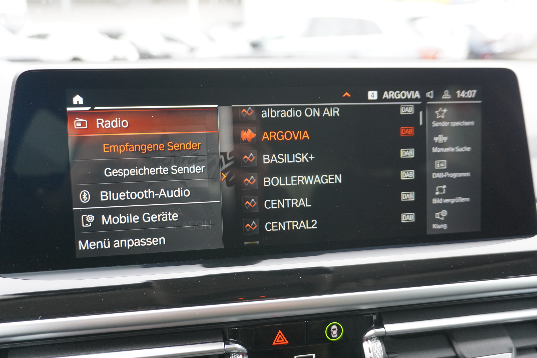 listing desktop thumbnail image 25