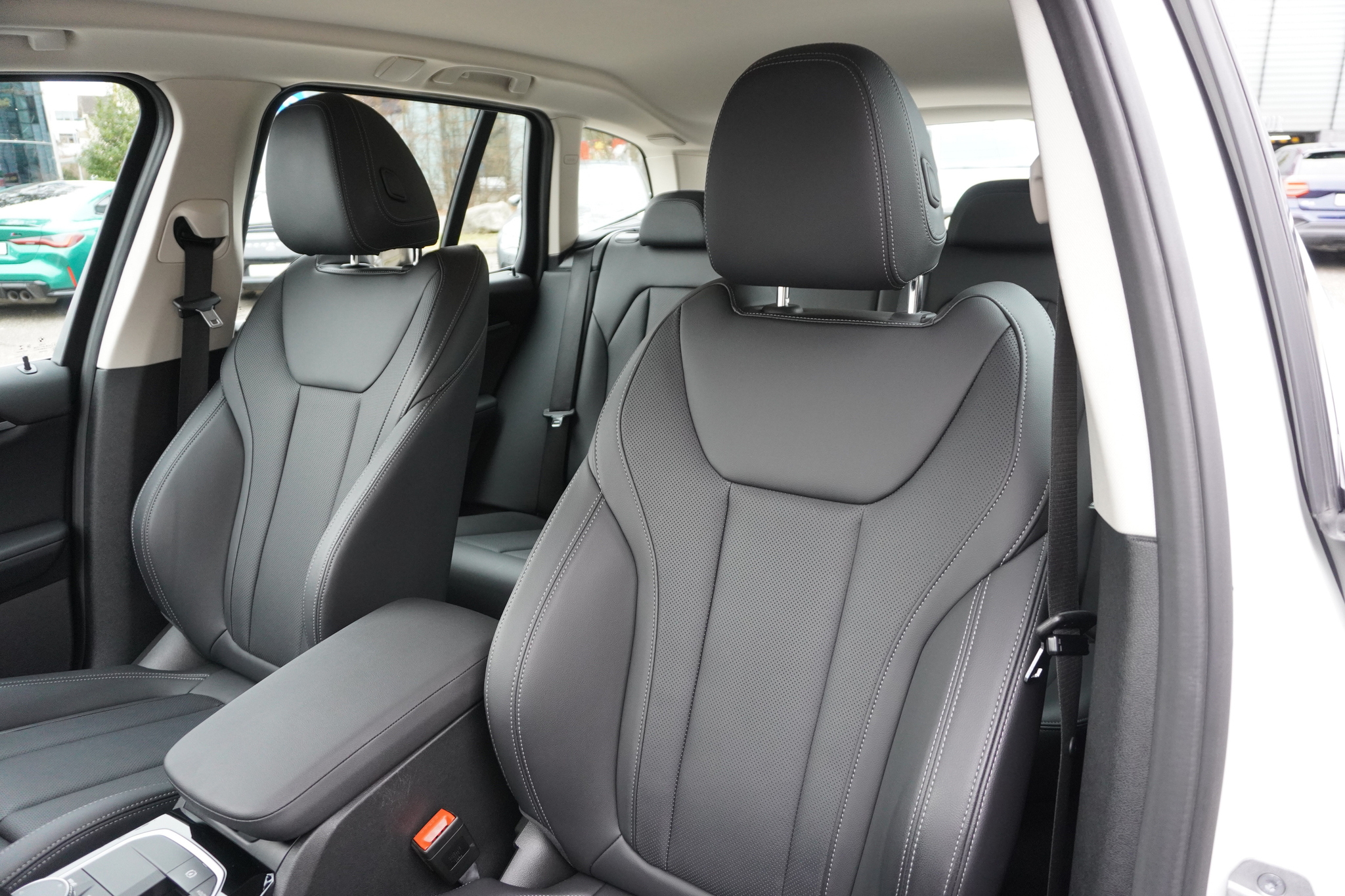 listing desktop thumbnail image 13