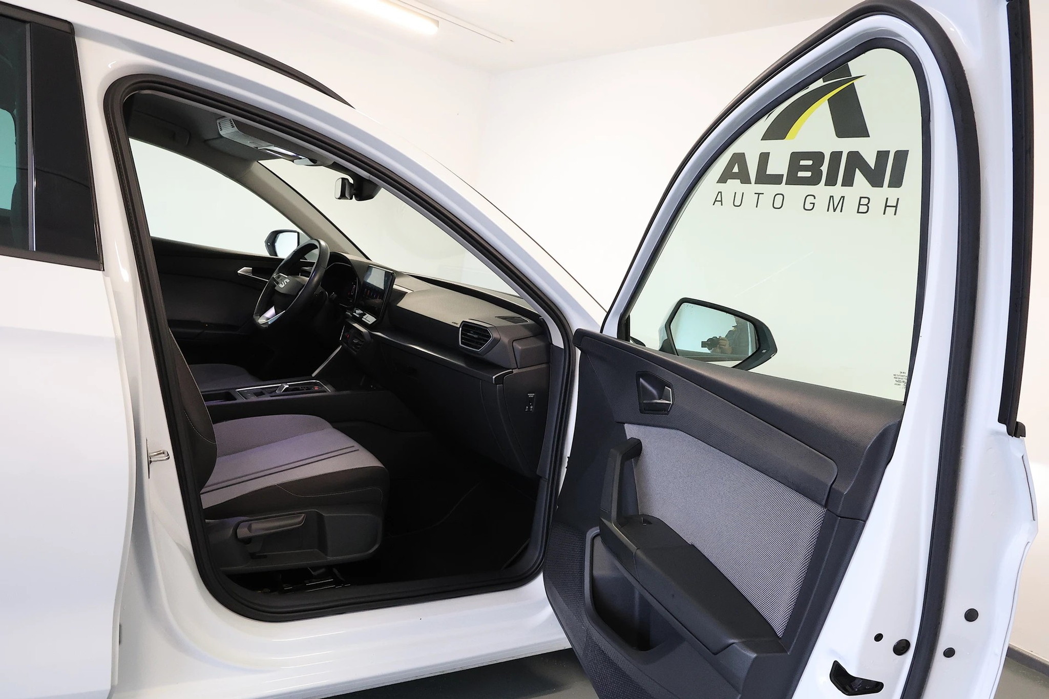 listing desktop thumbnail image 9