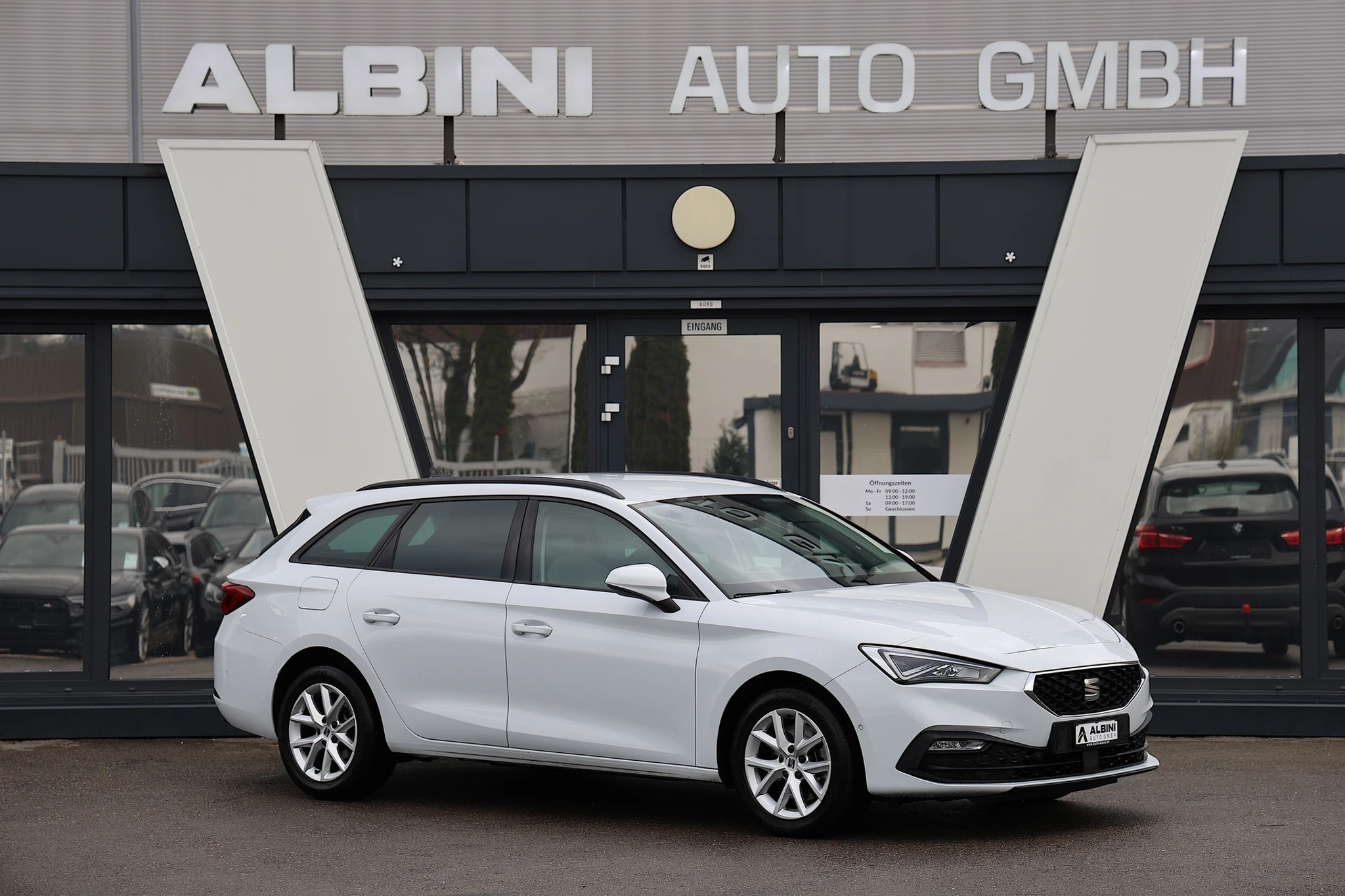 listing desktop thumbnail image 1