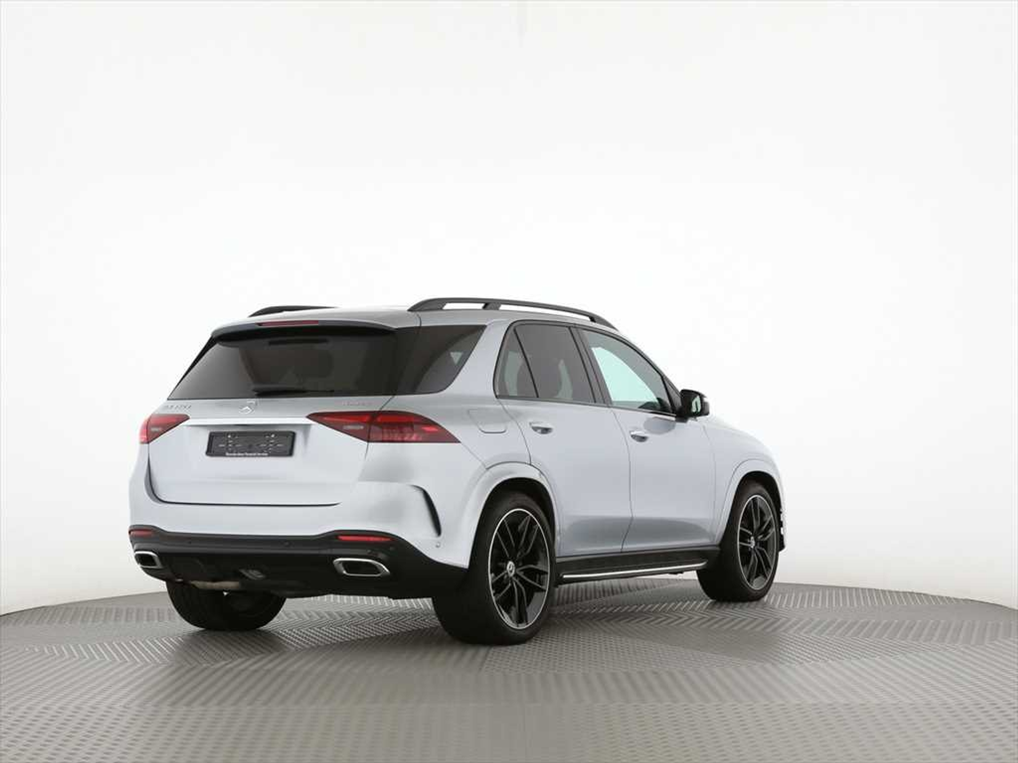 listing desktop thumbnail image 1