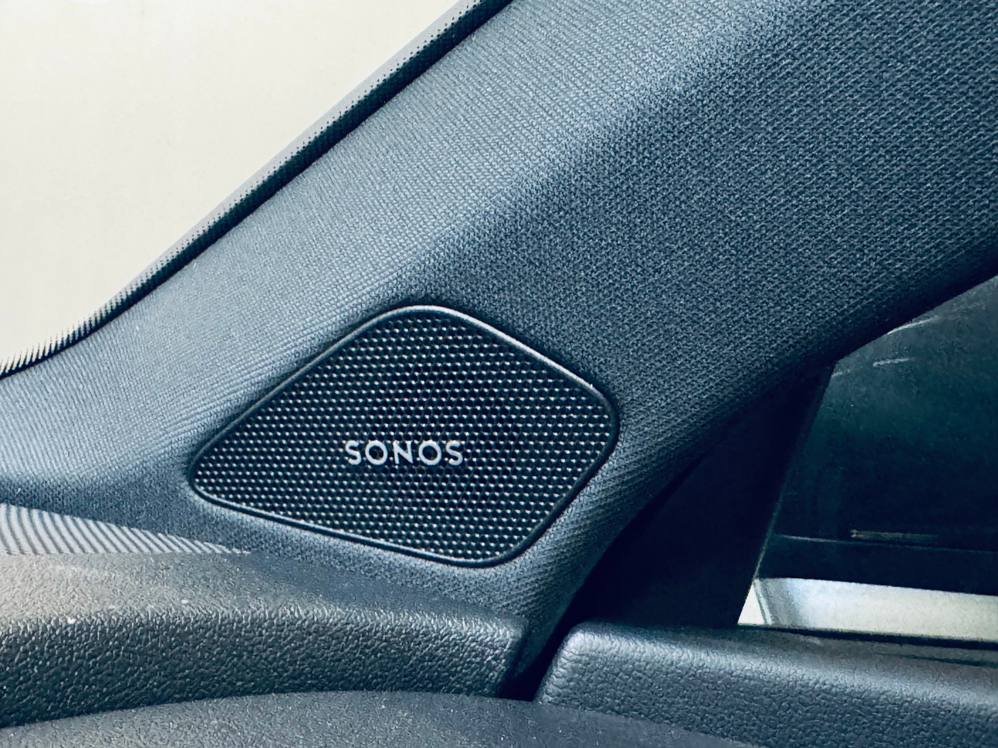 listing desktop thumbnail image 25