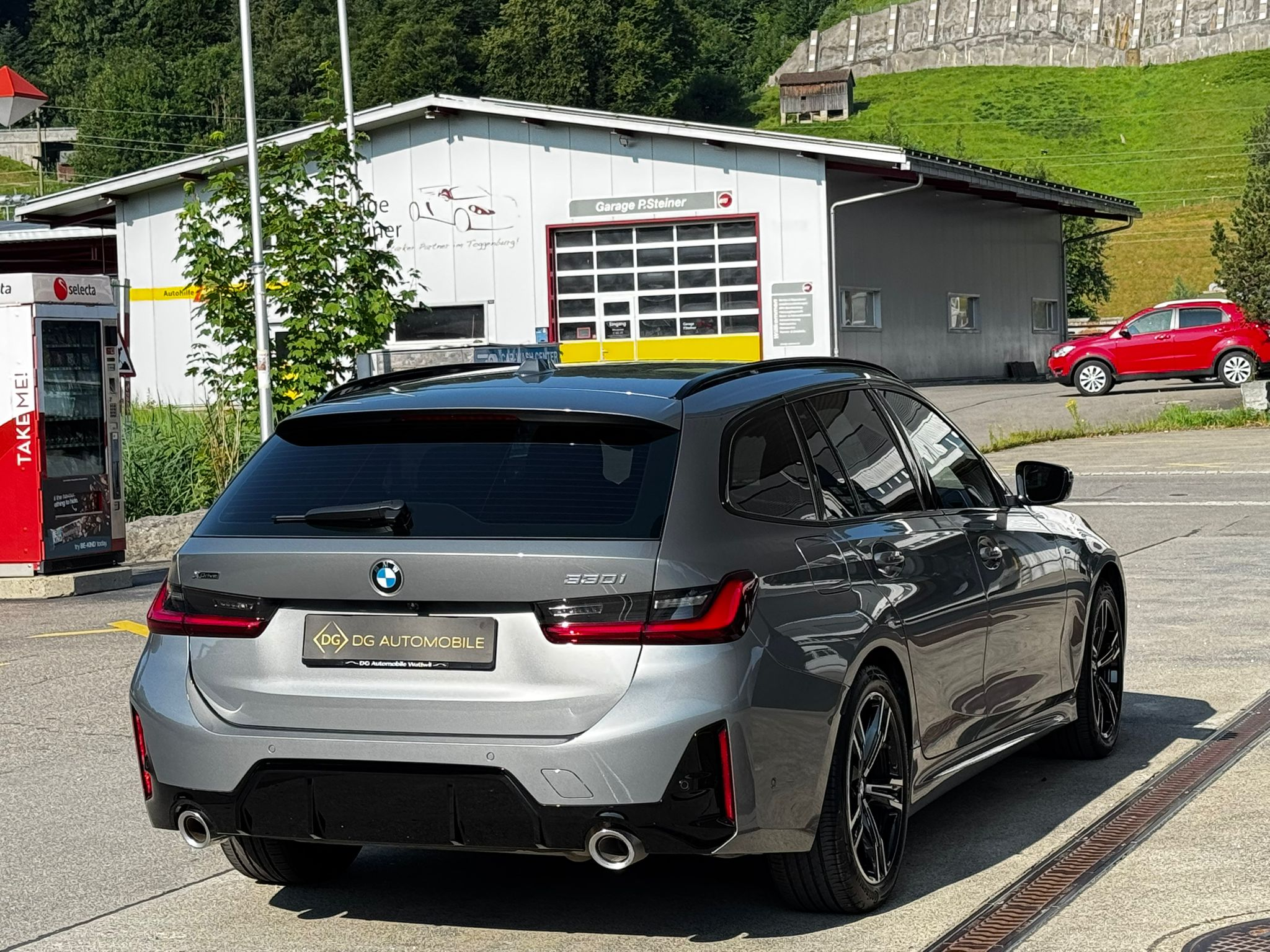 listing desktop thumbnail image 5