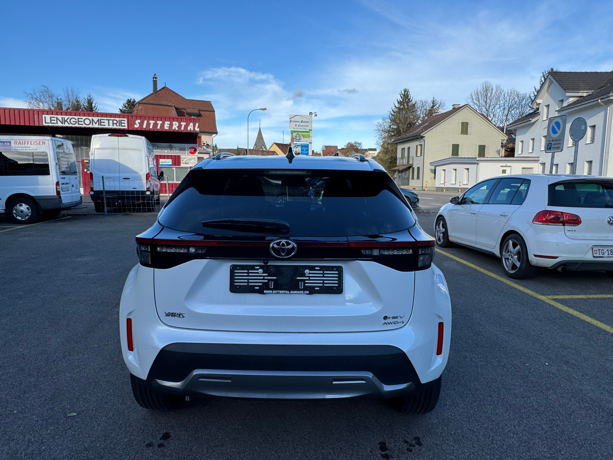 listing desktop thumbnail image 3