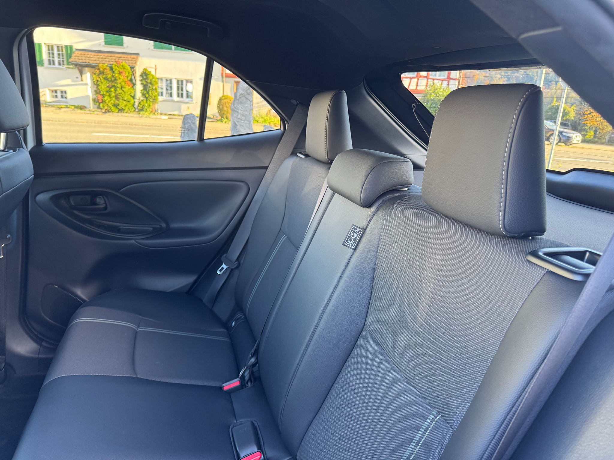 listing desktop thumbnail image 9