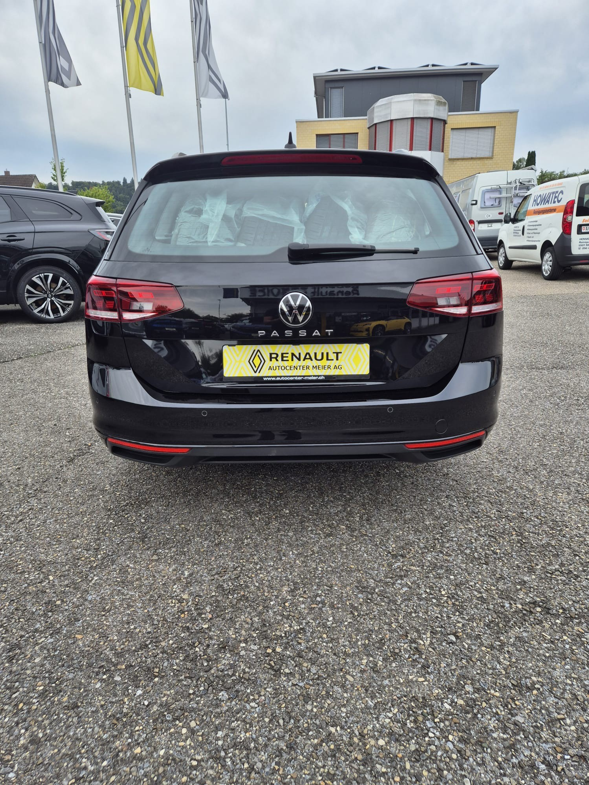 listing desktop thumbnail image 3