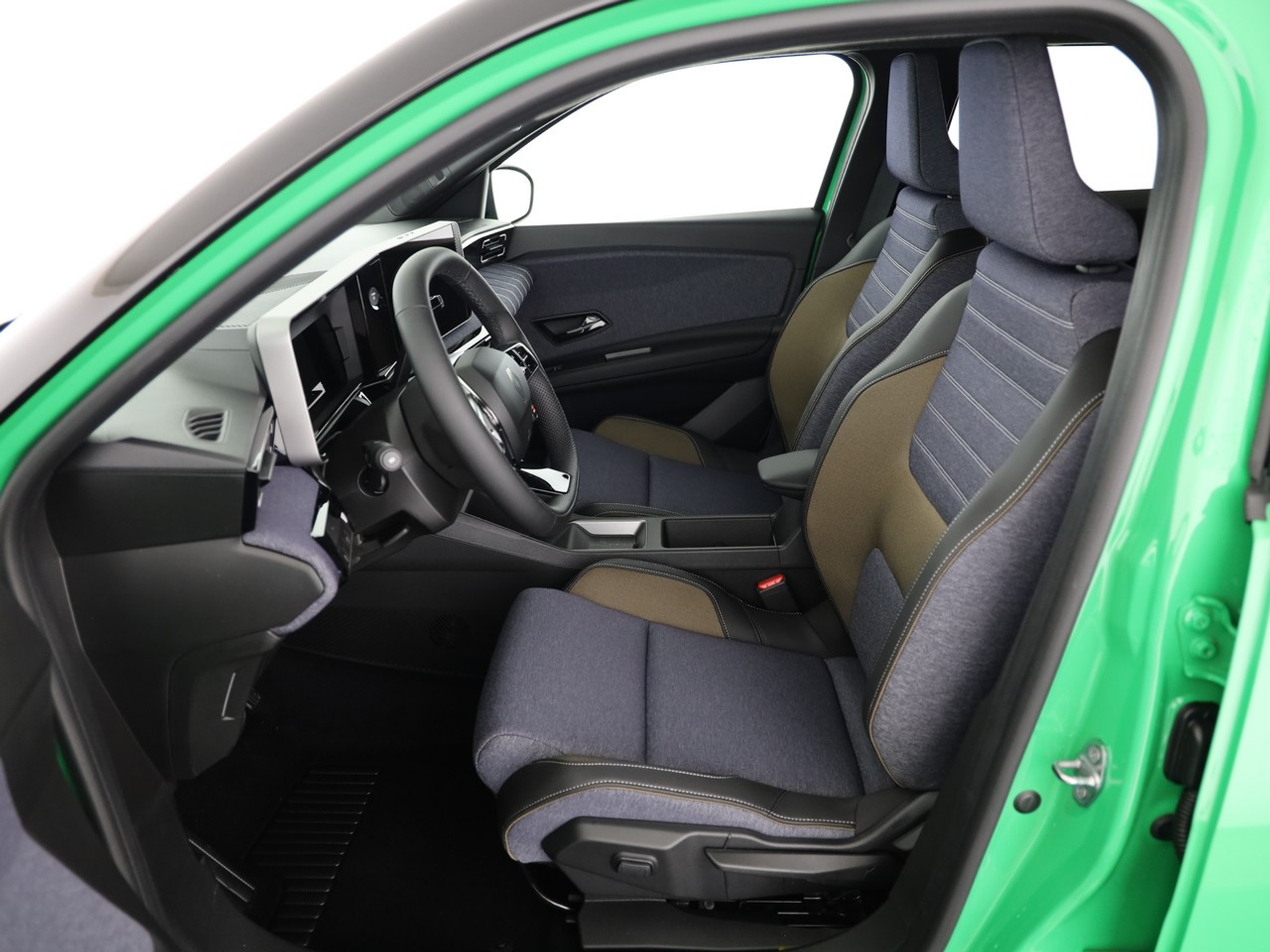 listing desktop thumbnail image 5