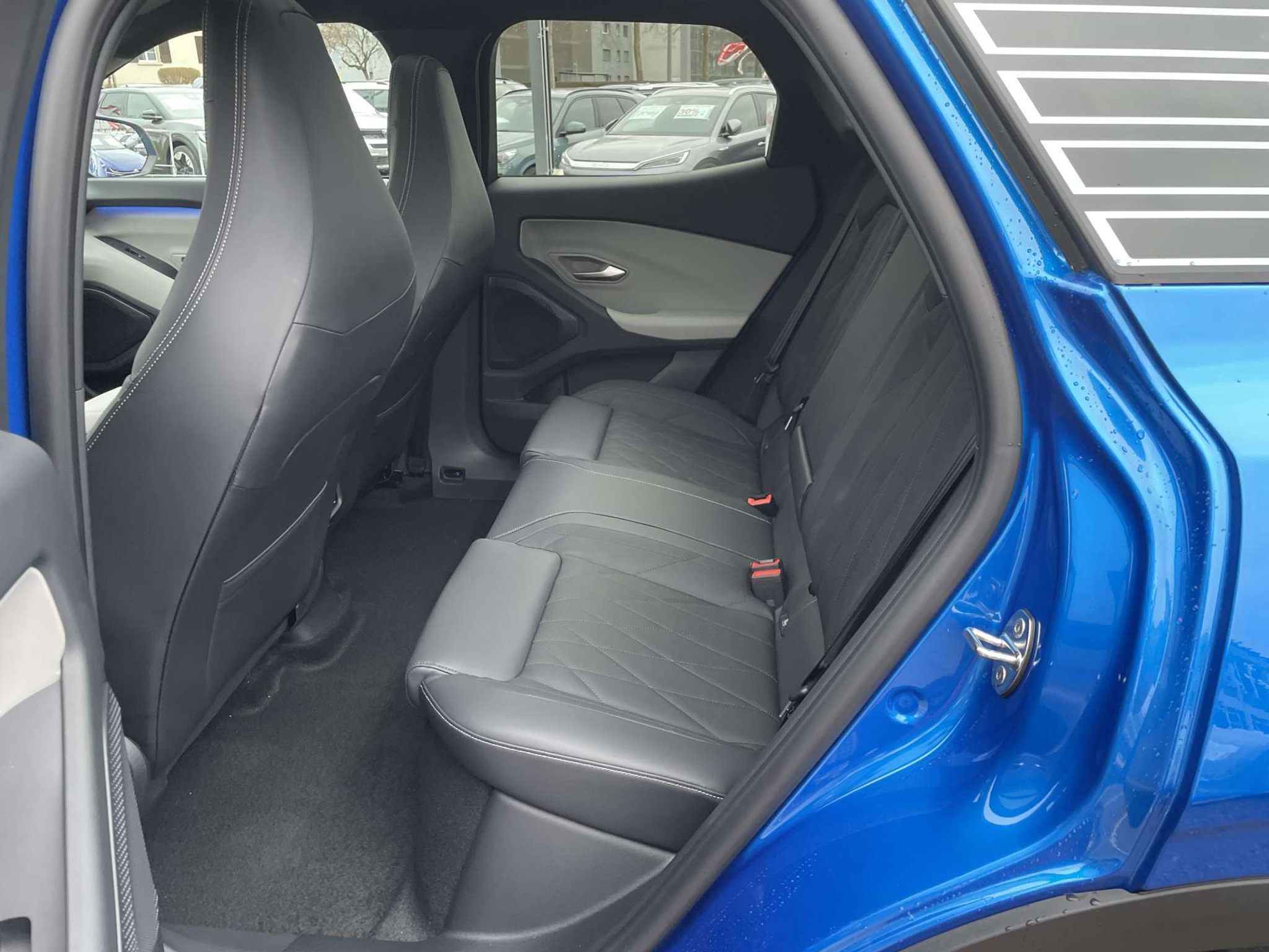 listing desktop thumbnail image 6