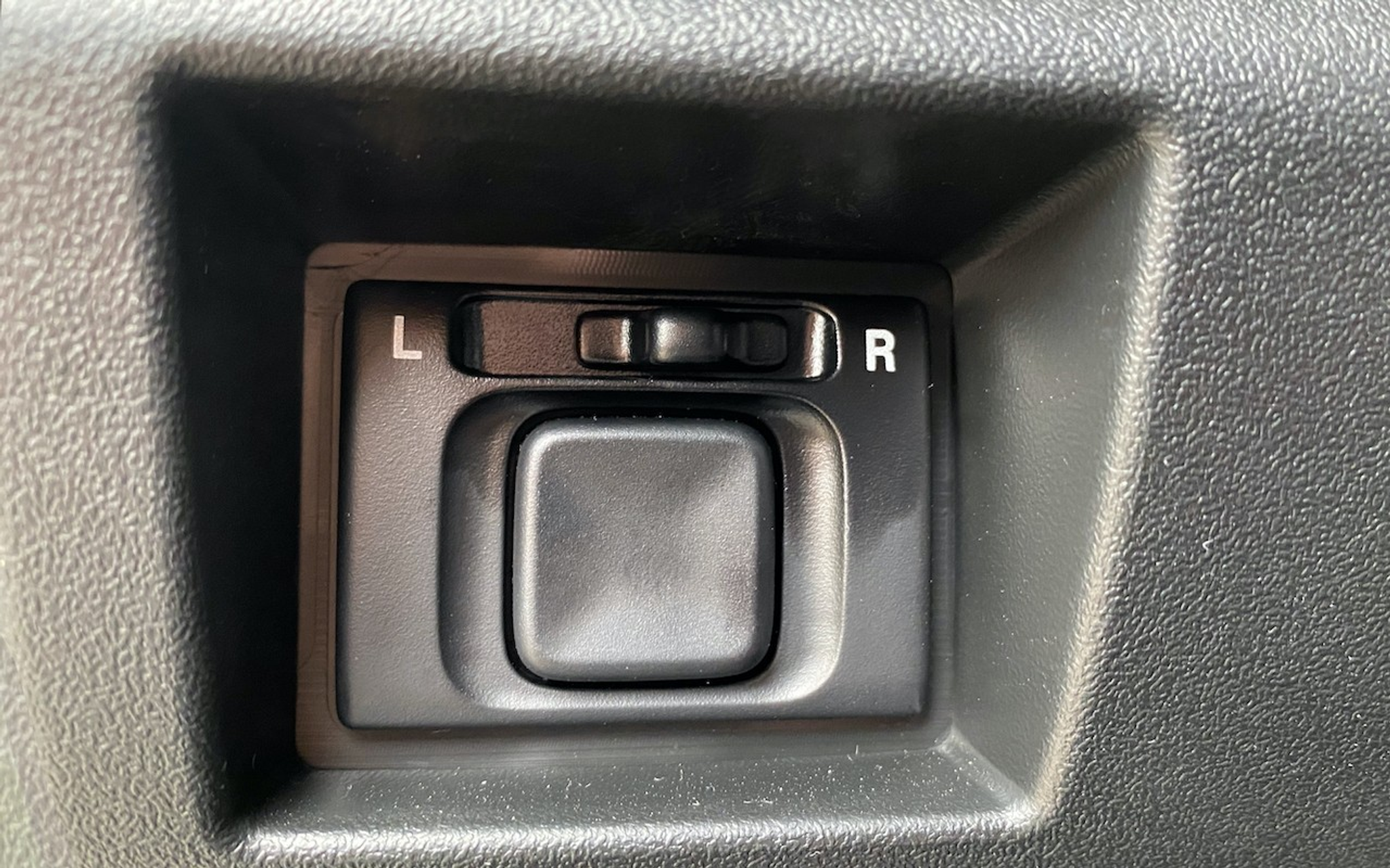 listing desktop thumbnail image 19