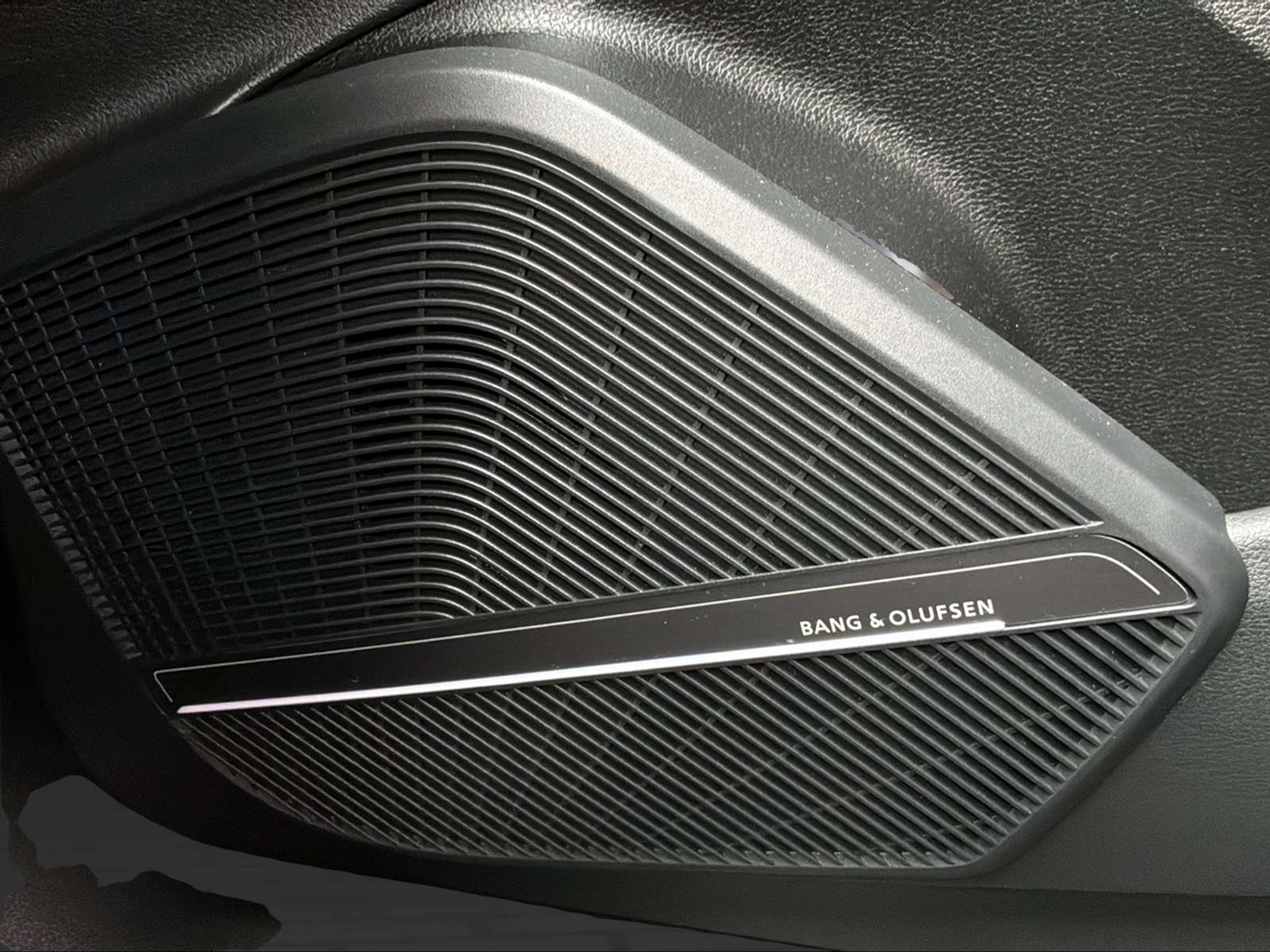 listing desktop thumbnail image 23