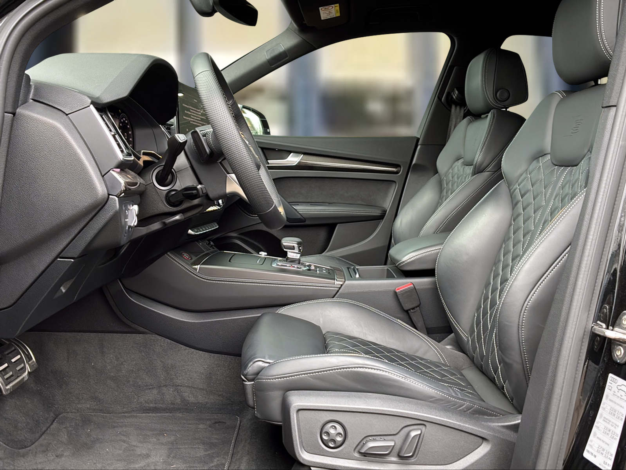 listing desktop thumbnail image 8