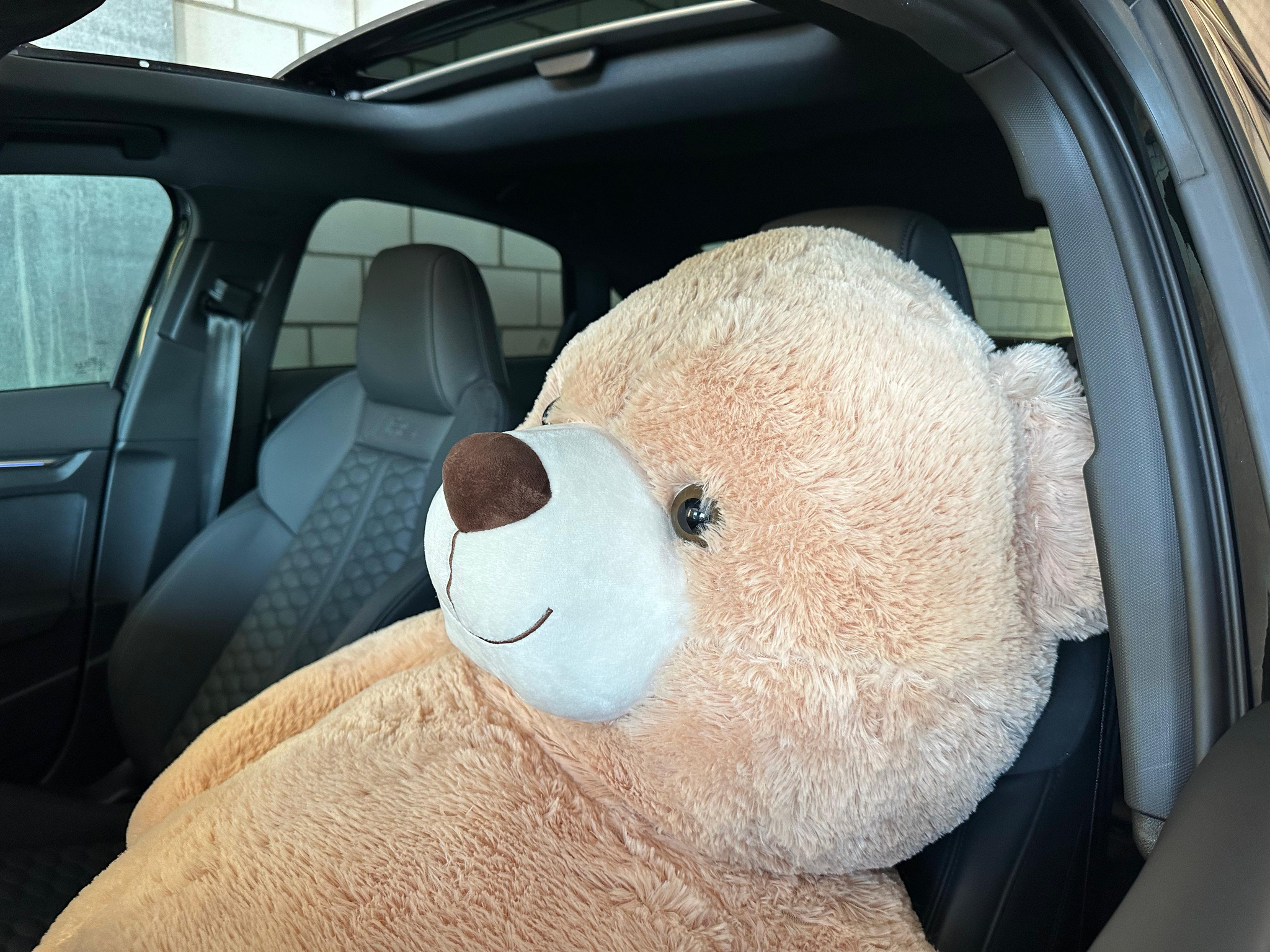 listing desktop thumbnail image 1