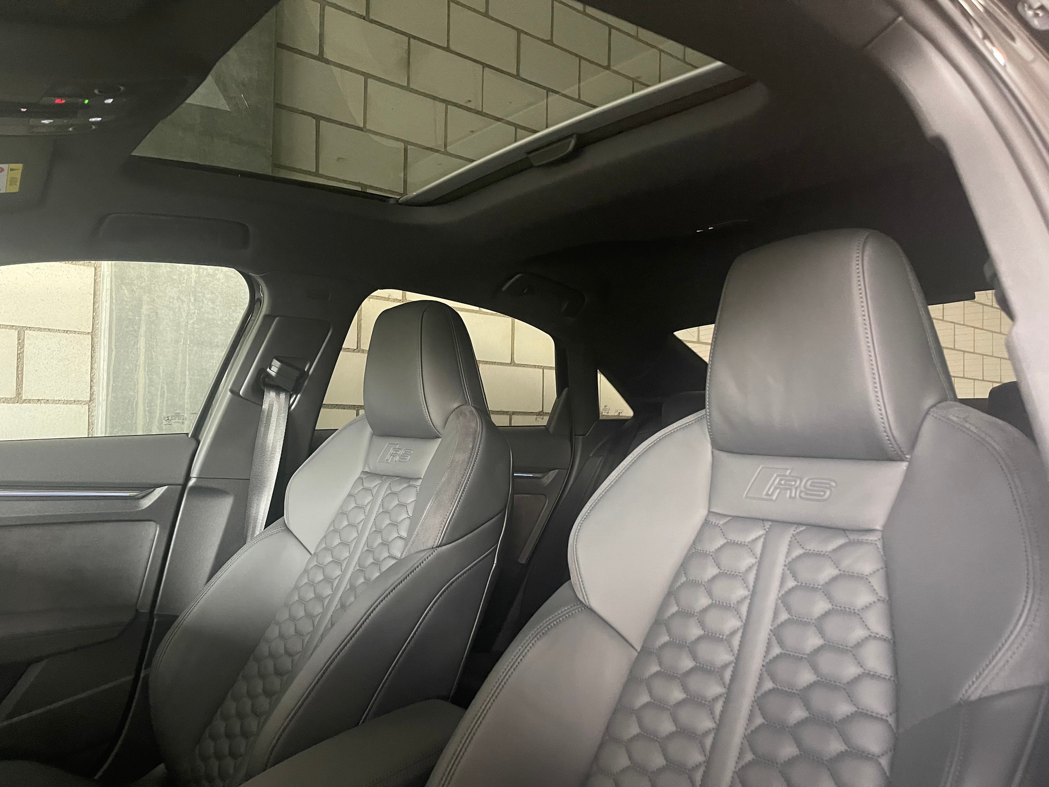 listing desktop thumbnail image 4