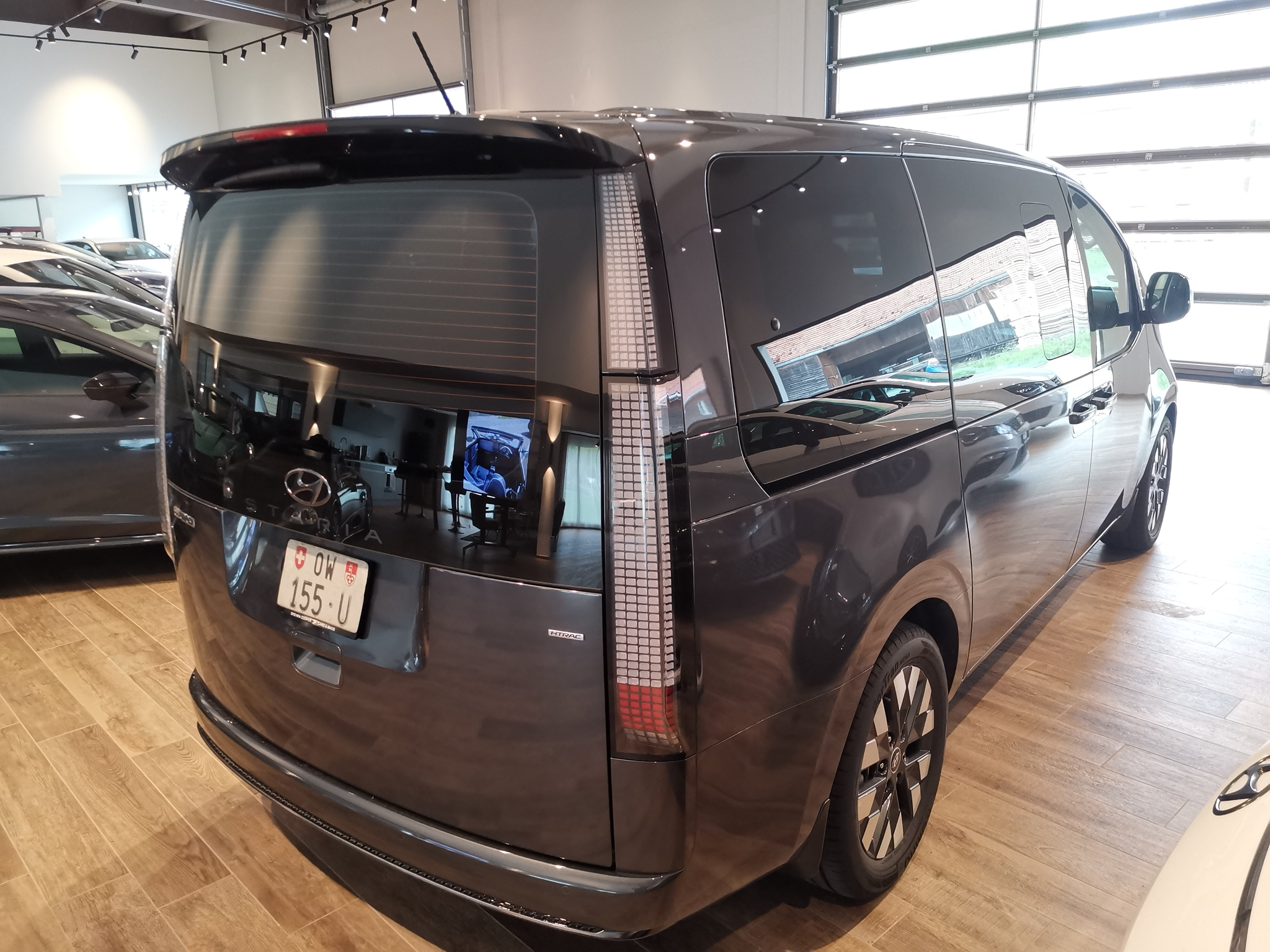 listing desktop thumbnail image 7