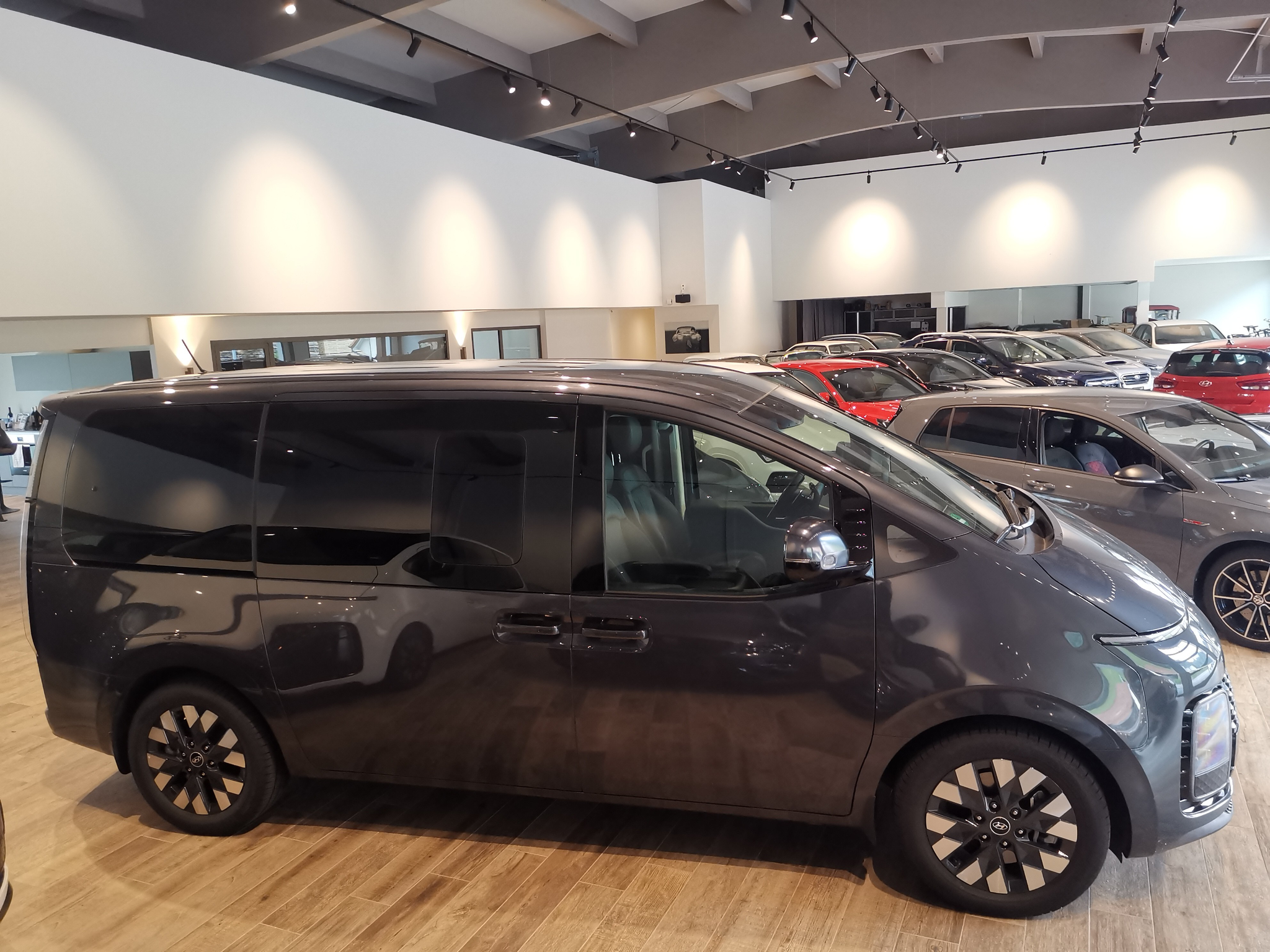 listing desktop thumbnail image 6