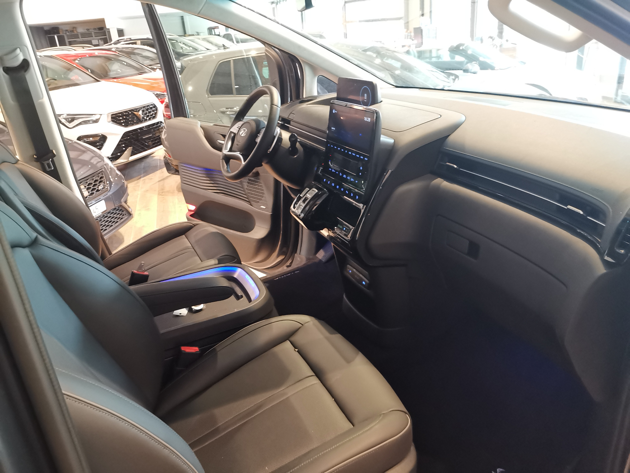 listing desktop thumbnail image 24