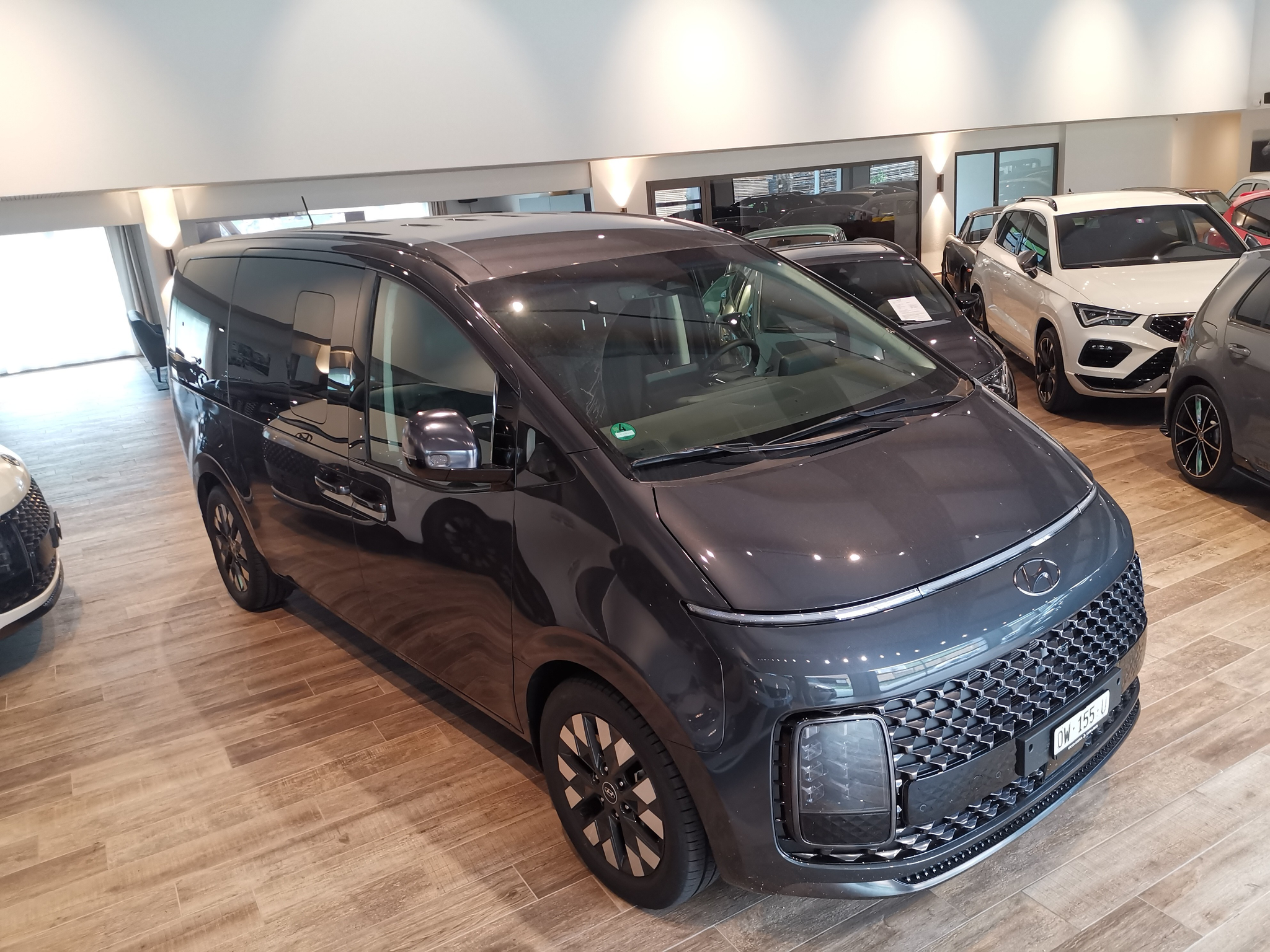 listing desktop thumbnail image 4