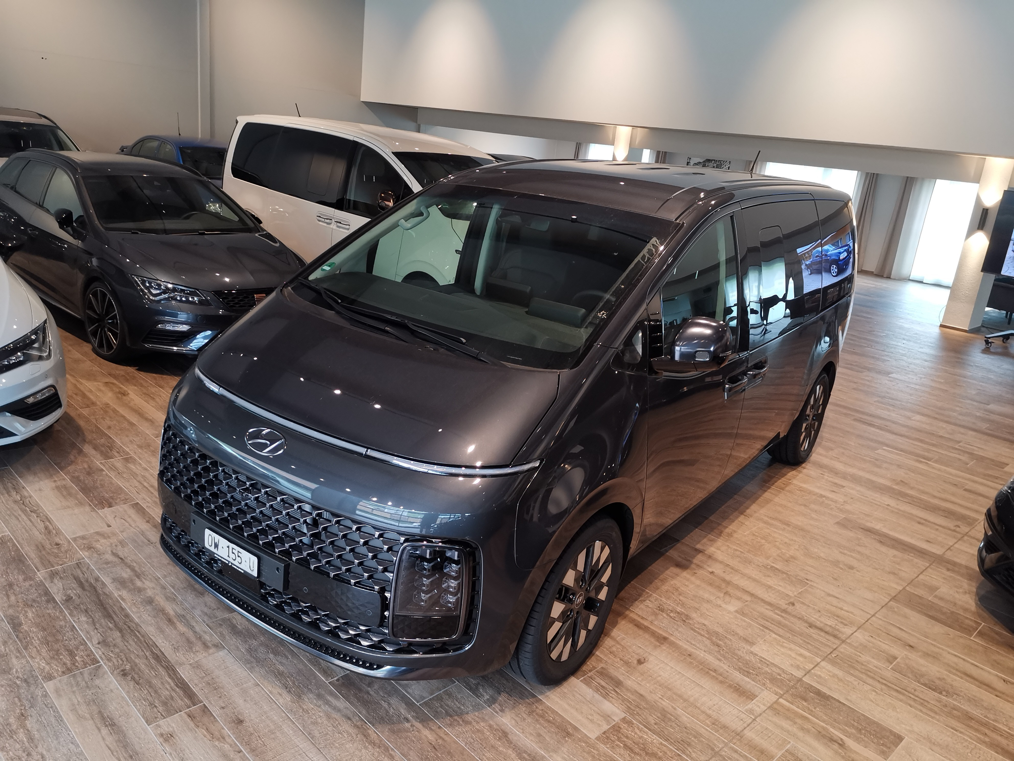 listing desktop thumbnail image 1