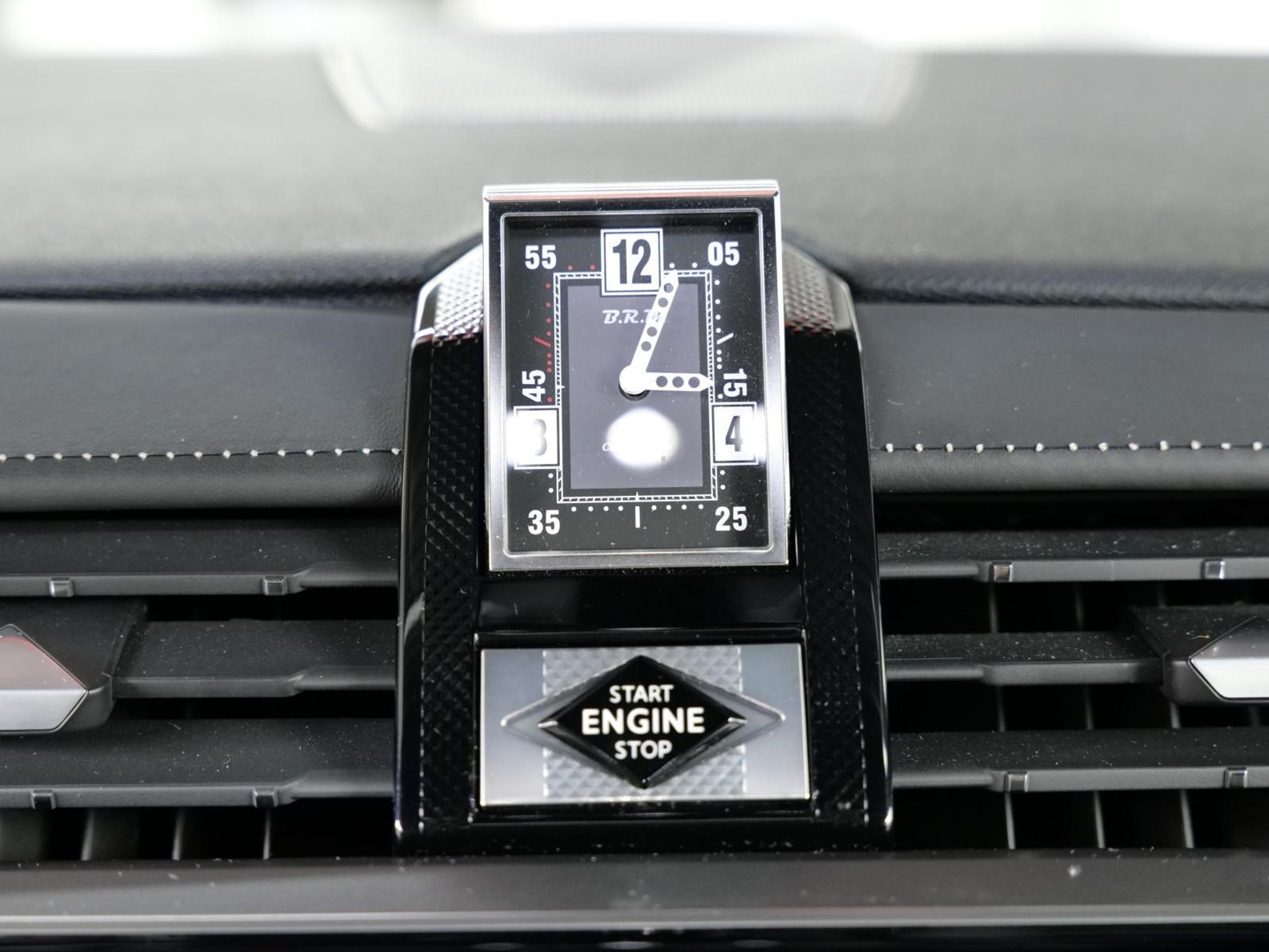 listing desktop thumbnail image 31