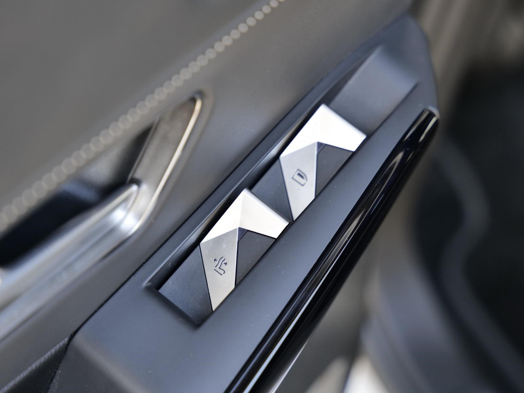 listing desktop thumbnail image 15