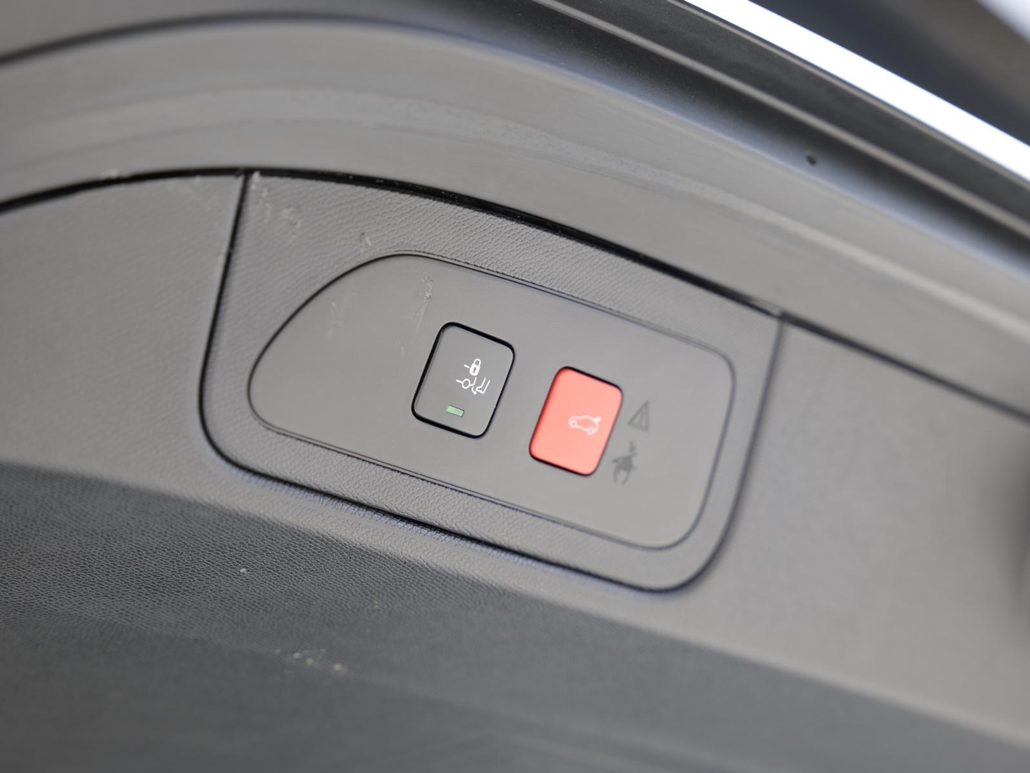 listing desktop thumbnail image 18