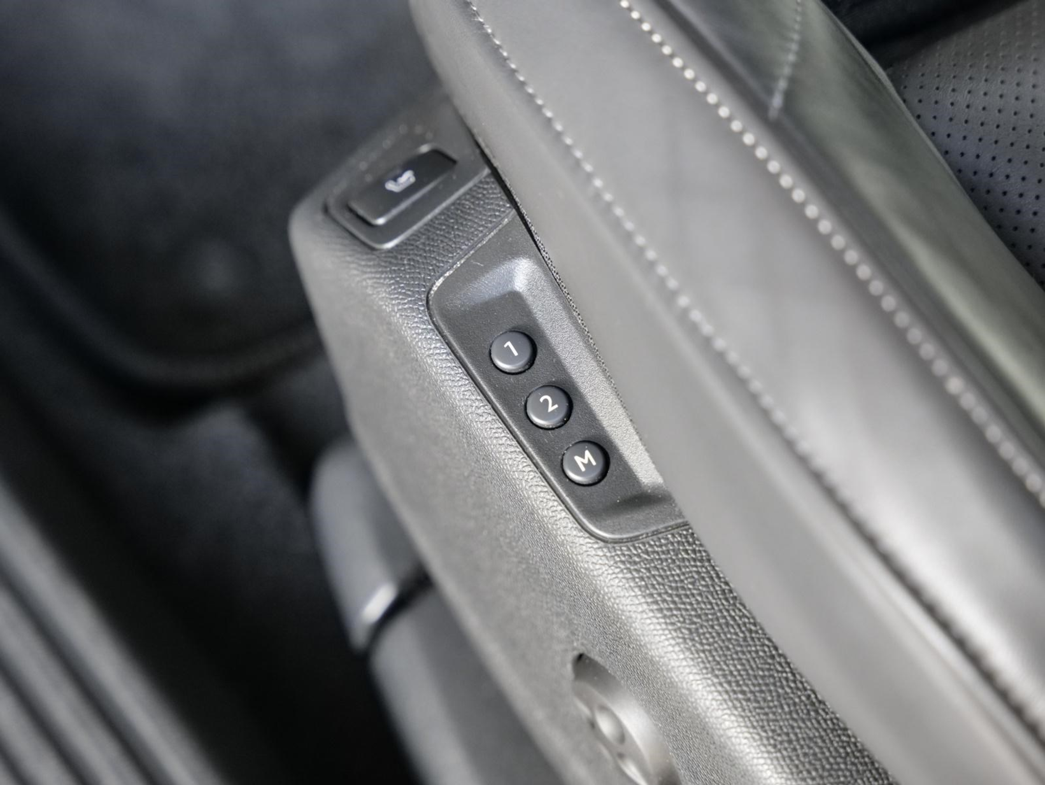 listing desktop thumbnail image 23