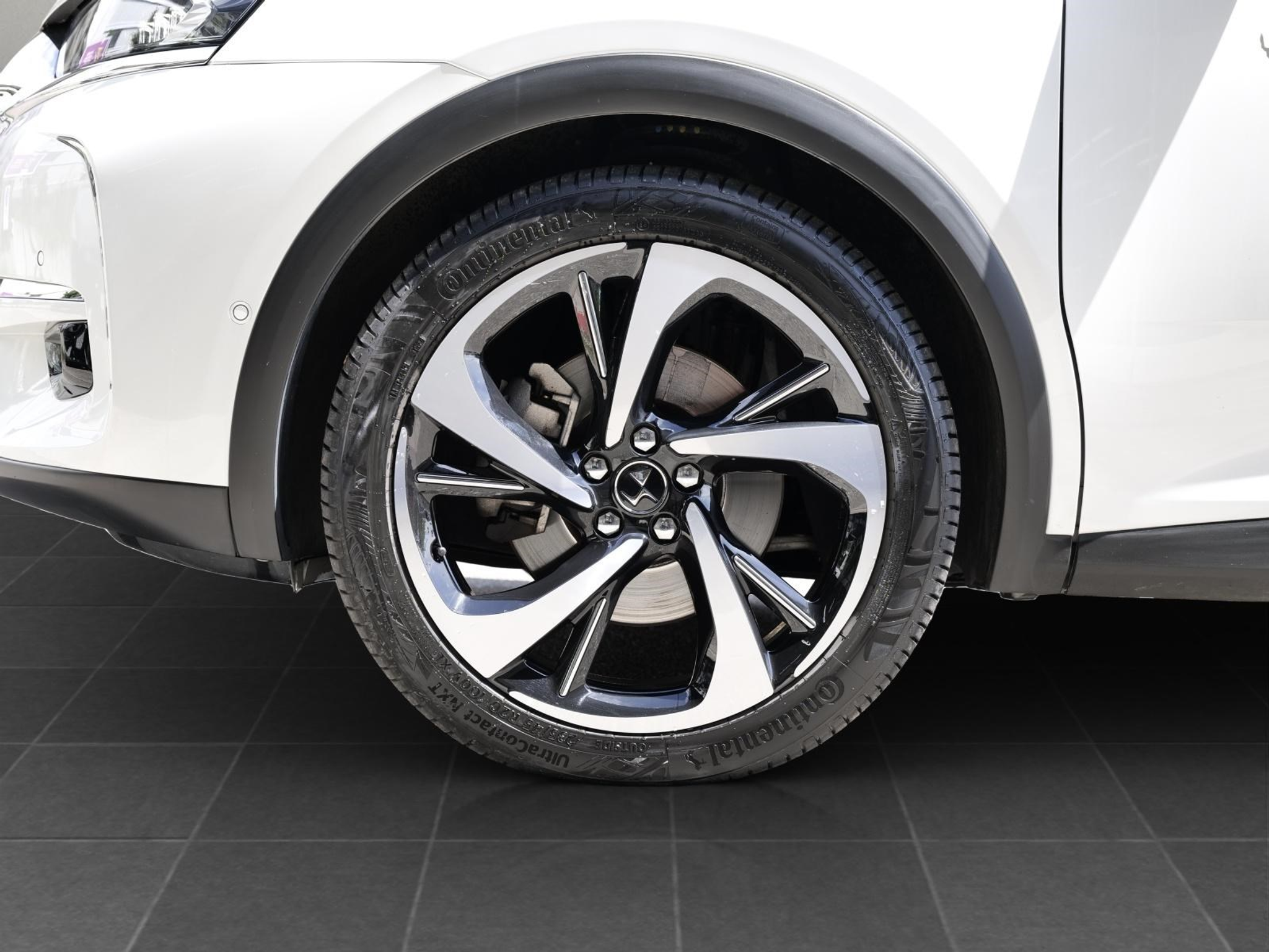 listing desktop thumbnail image 6