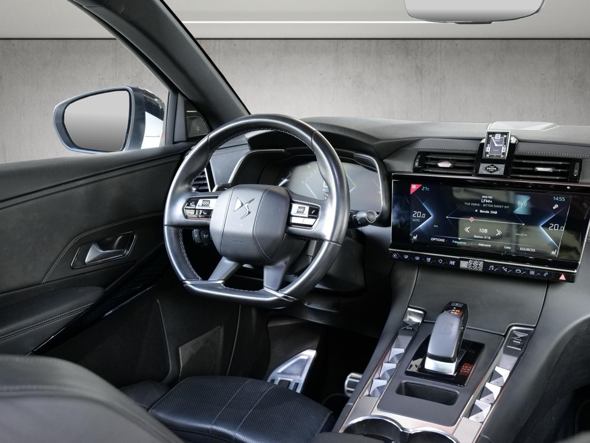 listing desktop thumbnail image 9