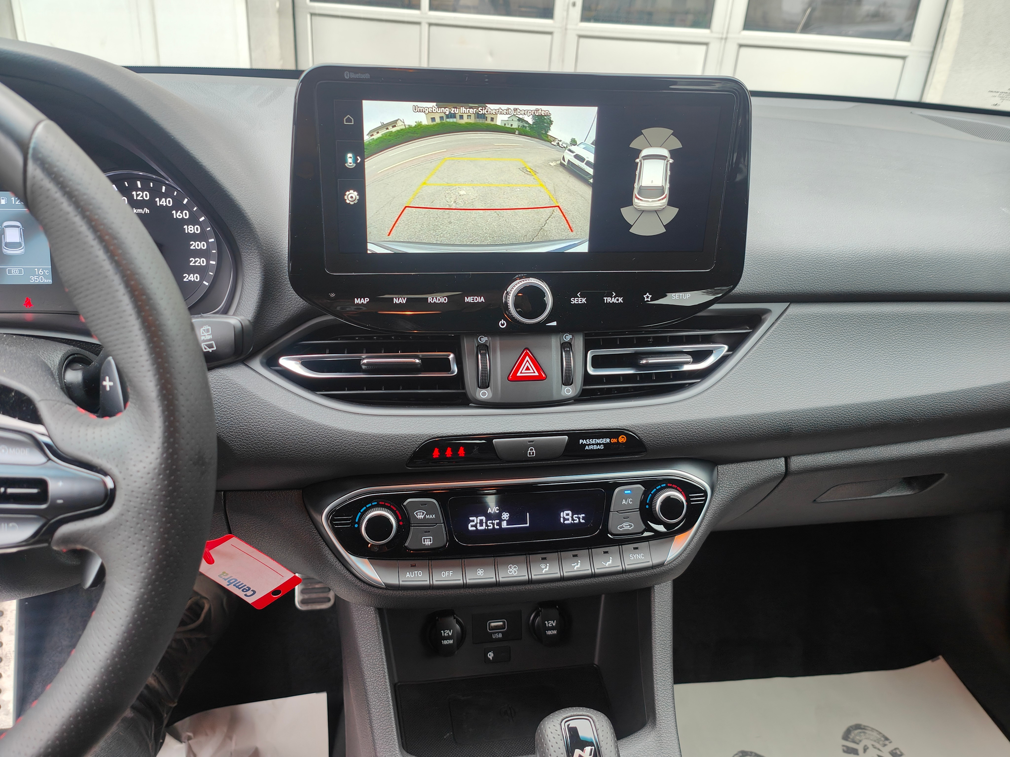 listing desktop thumbnail image 12