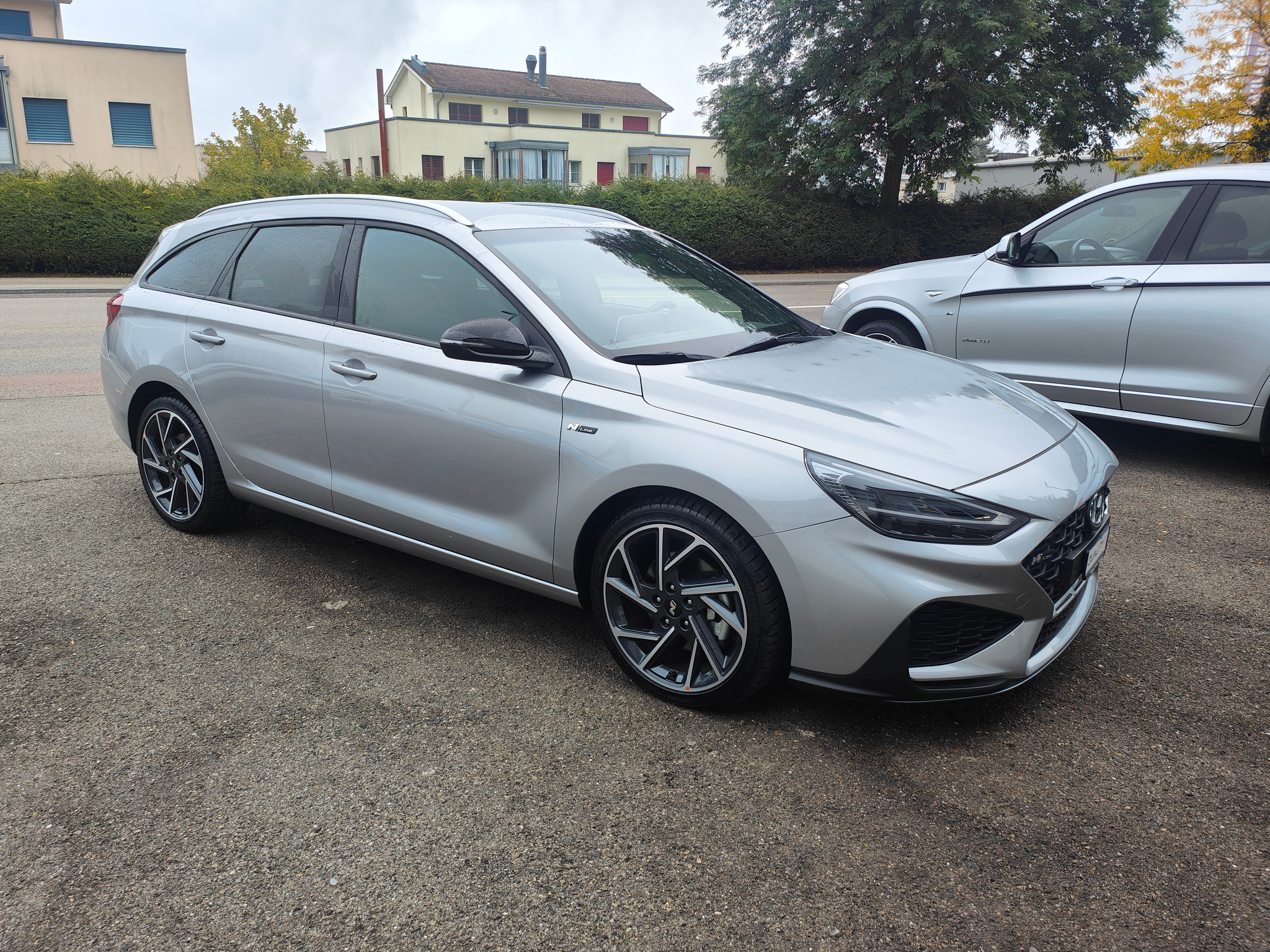 listing desktop thumbnail image 2