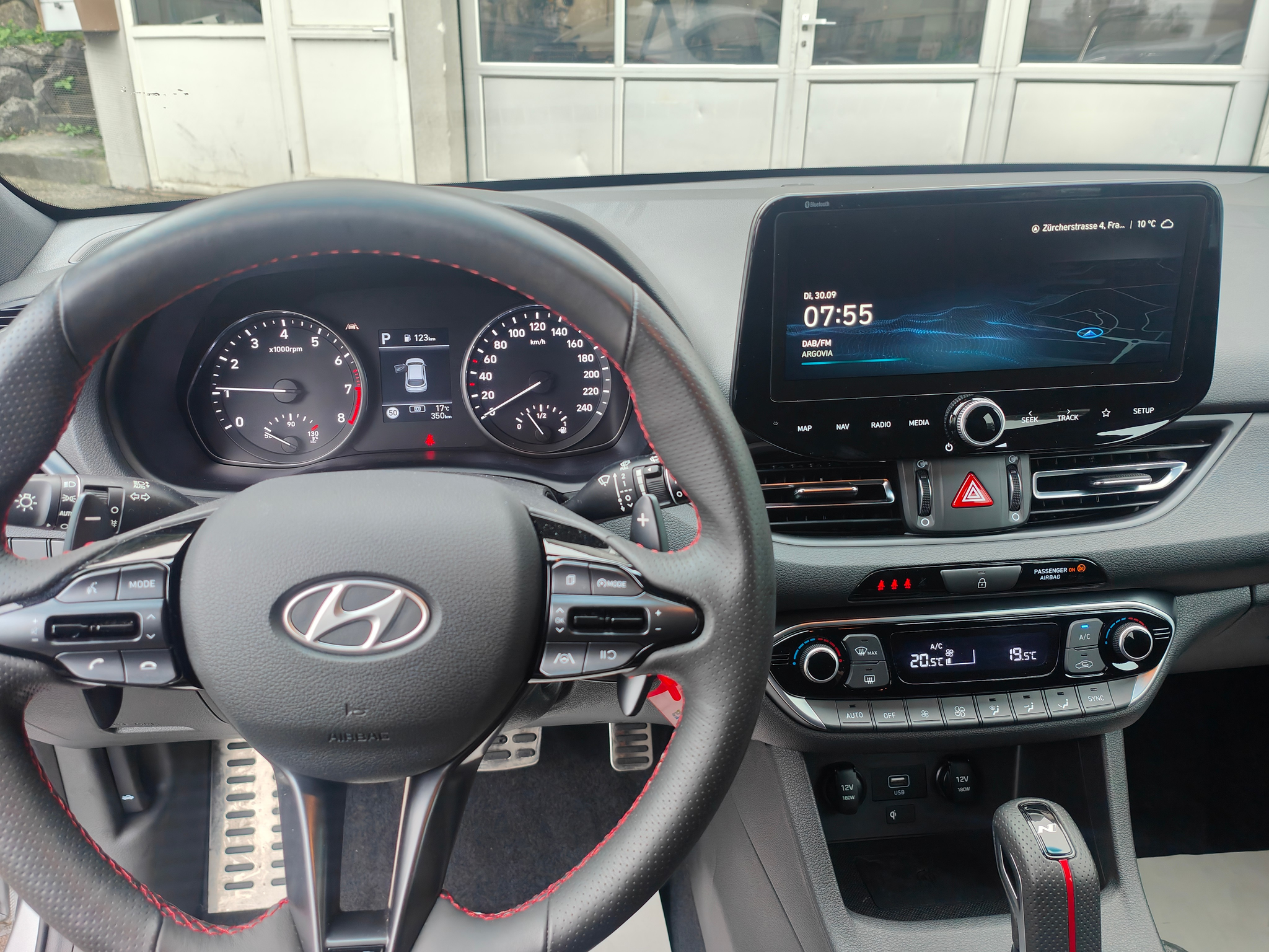 listing desktop thumbnail image 11