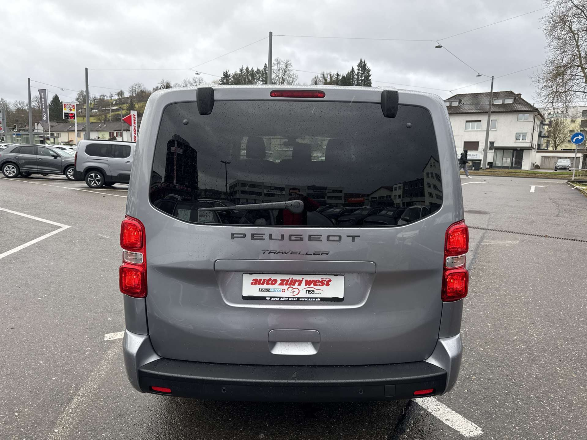 listing desktop thumbnail image 14