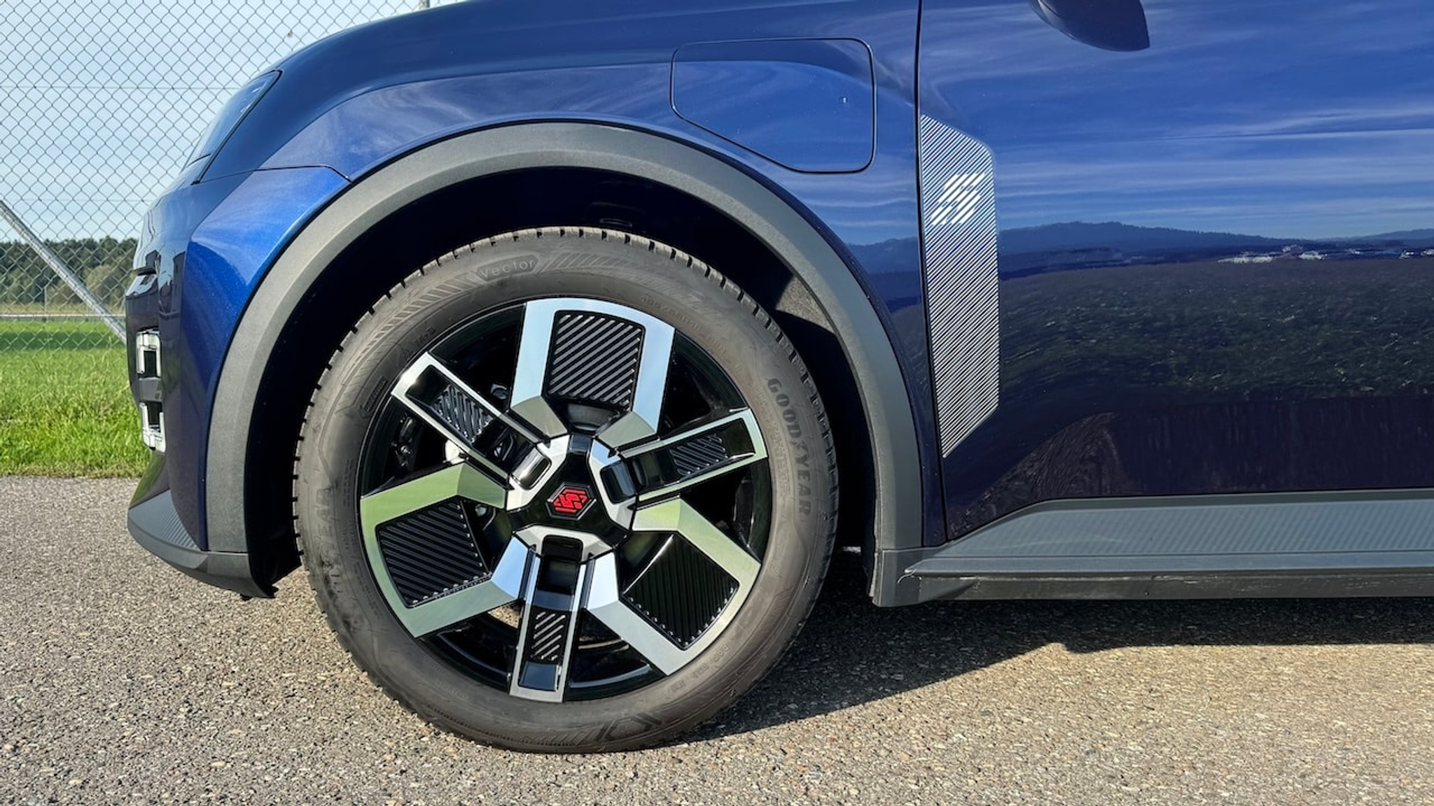 listing desktop thumbnail image 9