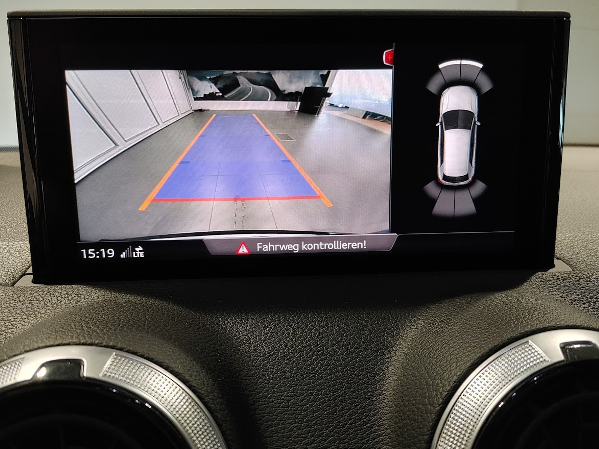 listing desktop thumbnail image 5