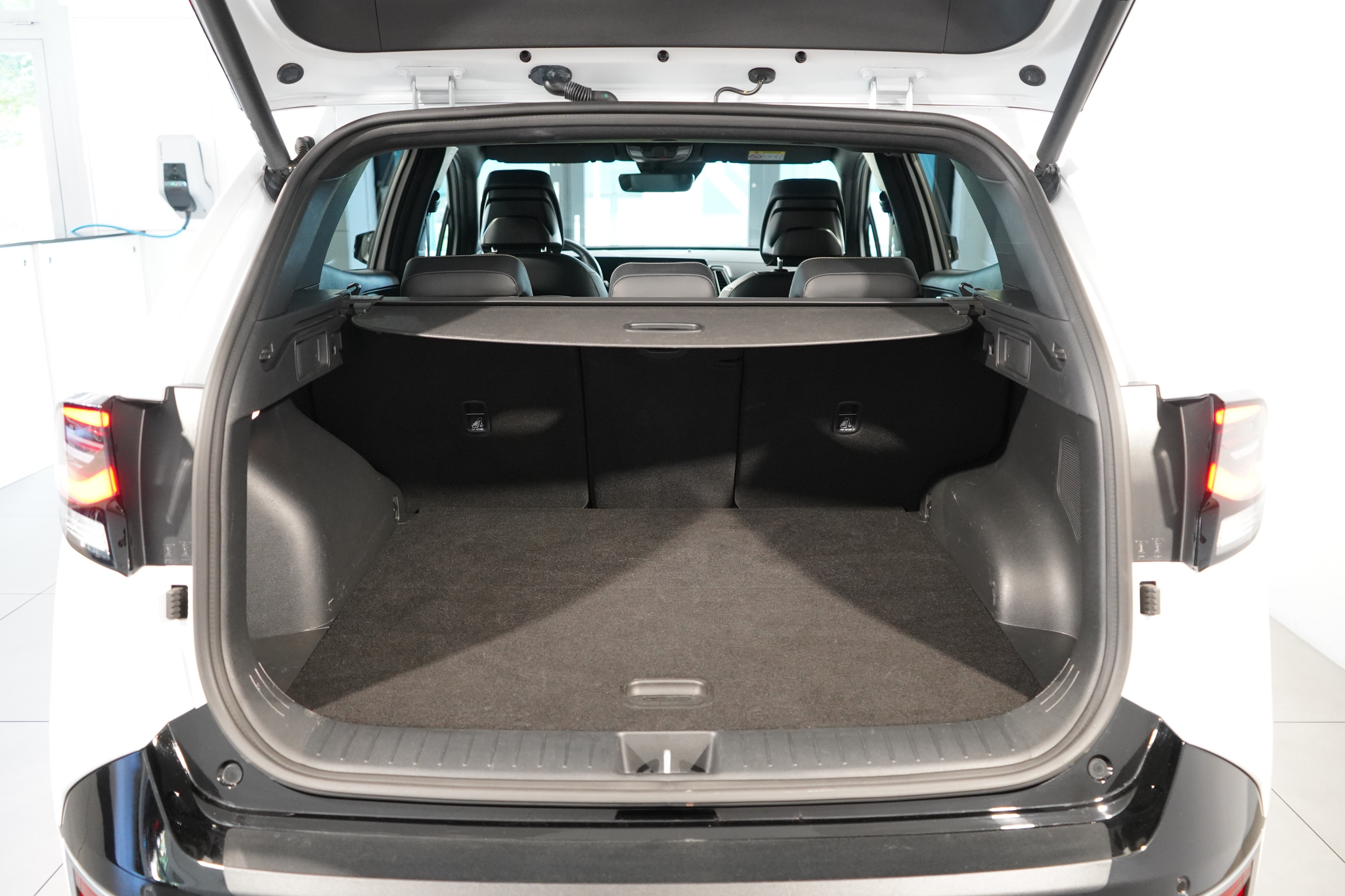 listing desktop thumbnail image 4