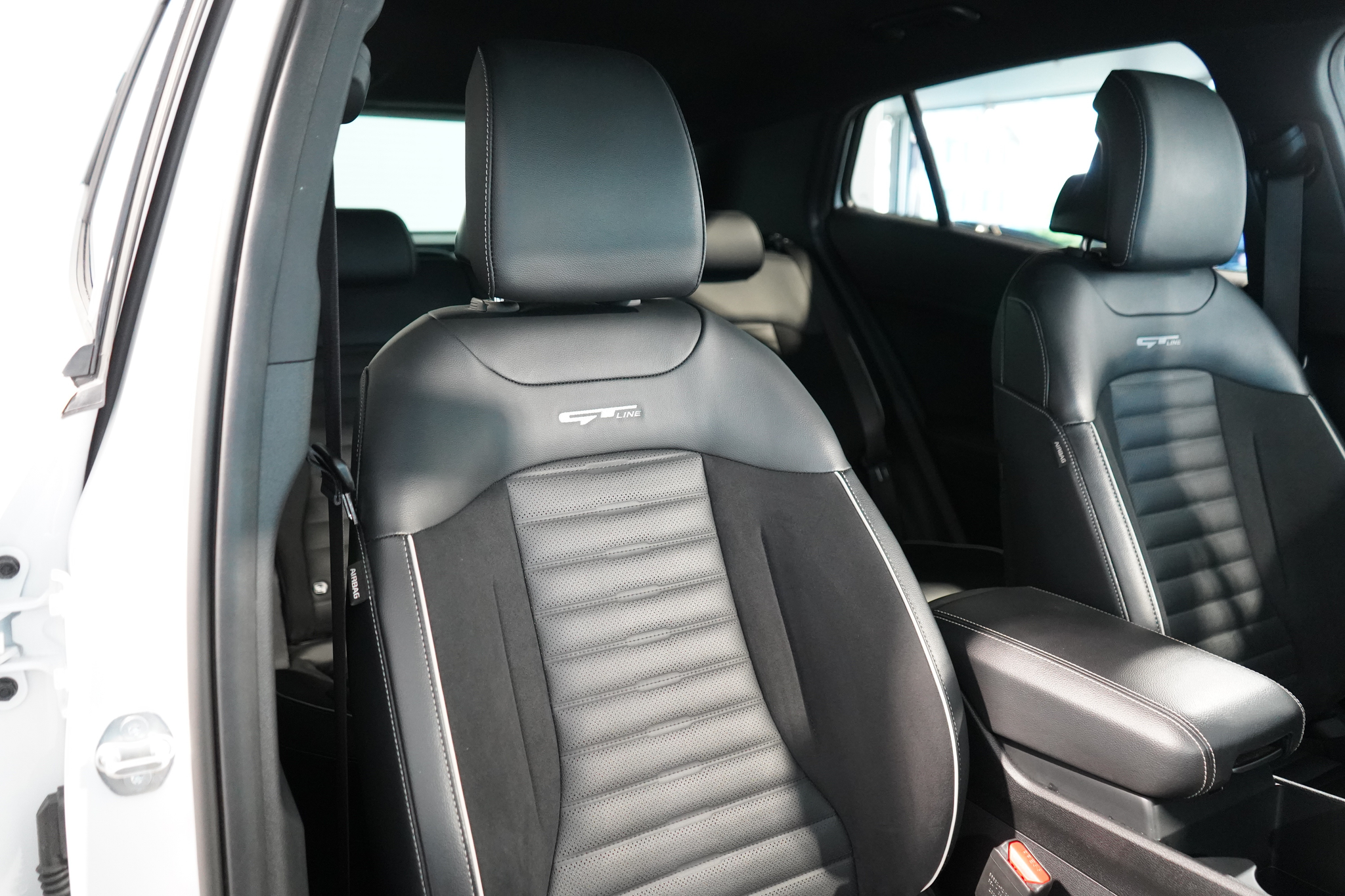 listing desktop thumbnail image 6