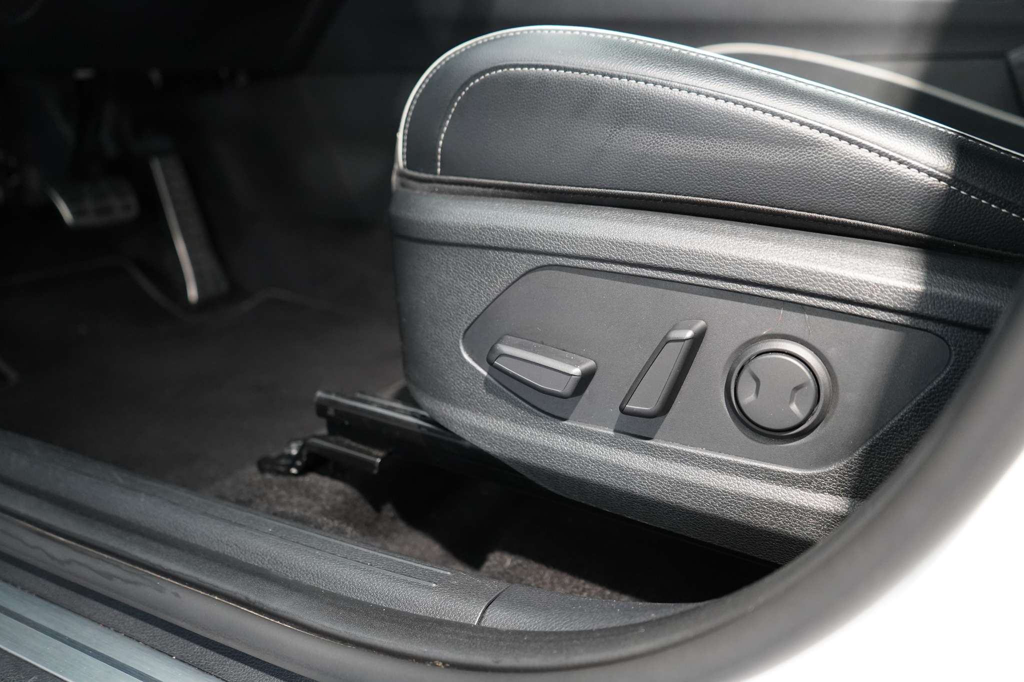 listing desktop thumbnail image 14