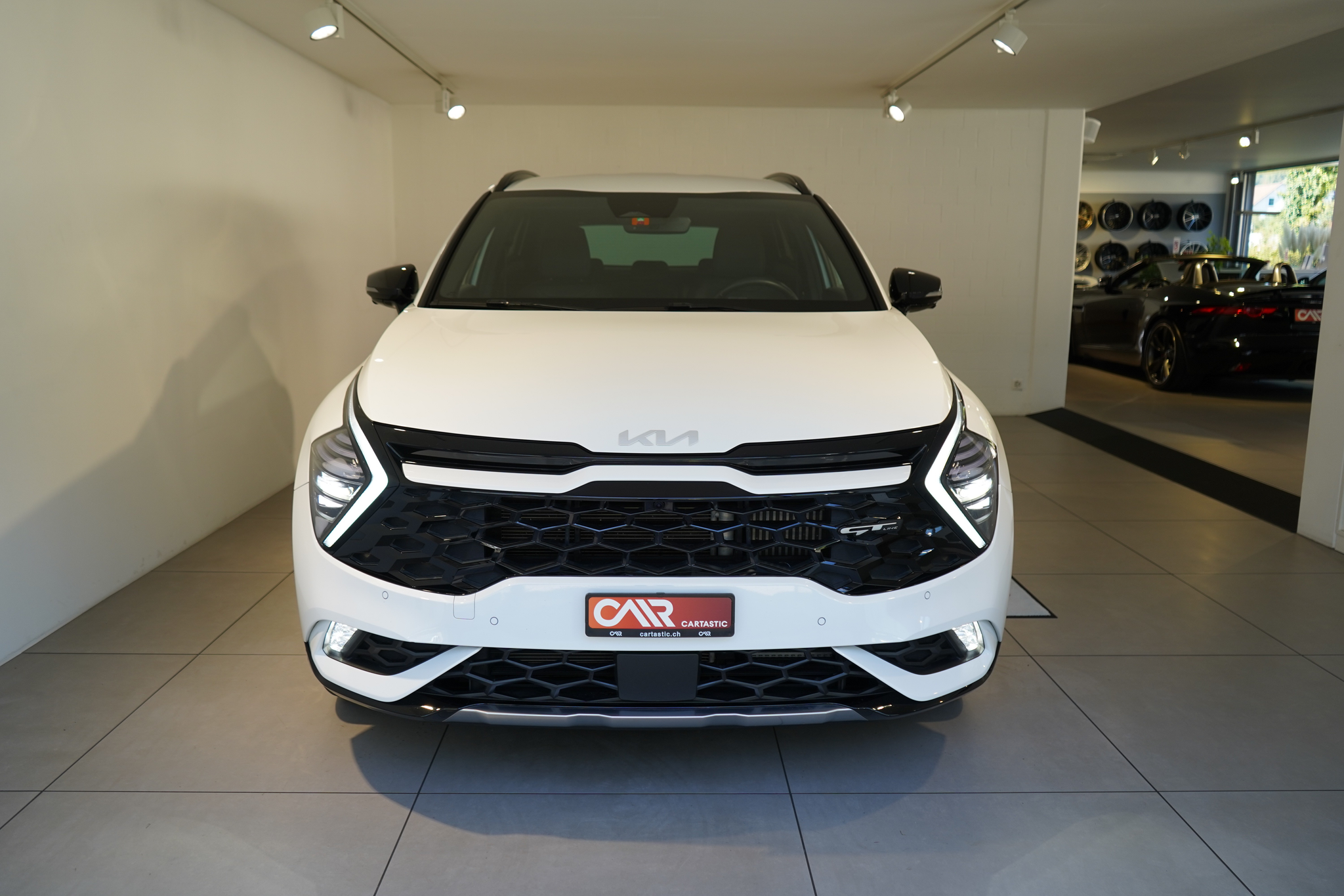 listing desktop thumbnail image 1