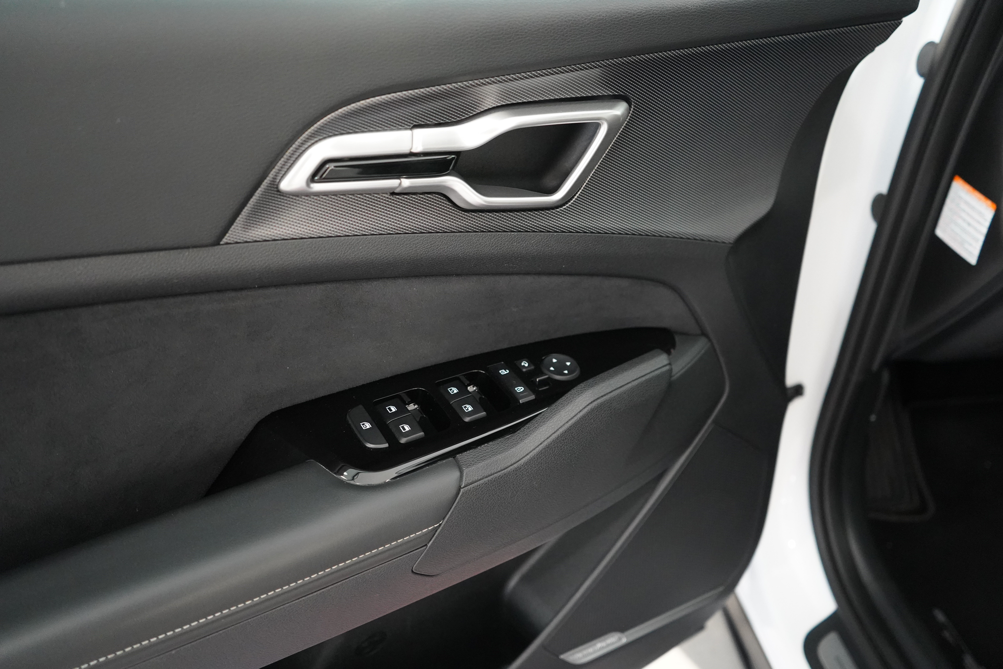 listing desktop thumbnail image 16