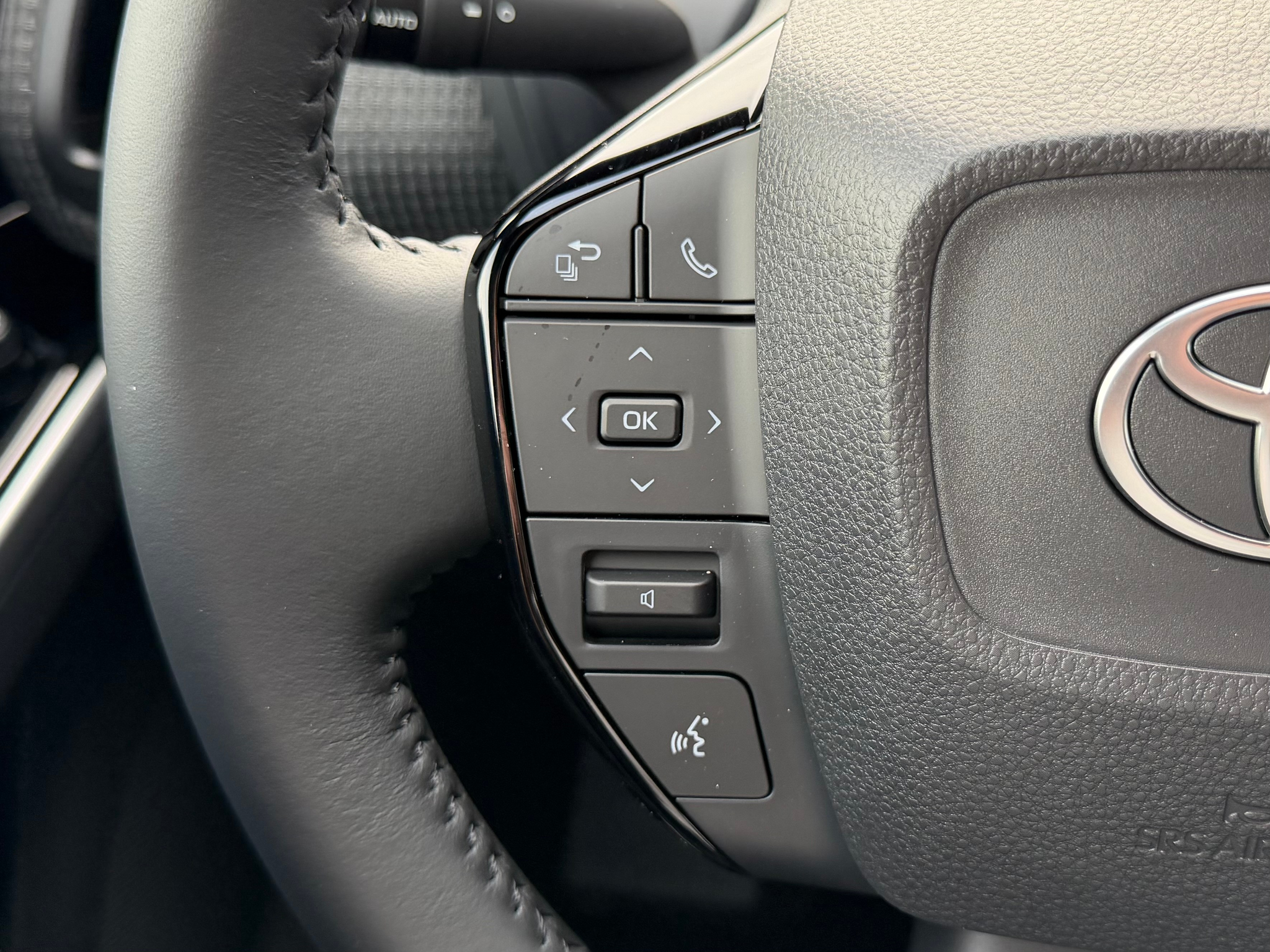 listing desktop thumbnail image 16