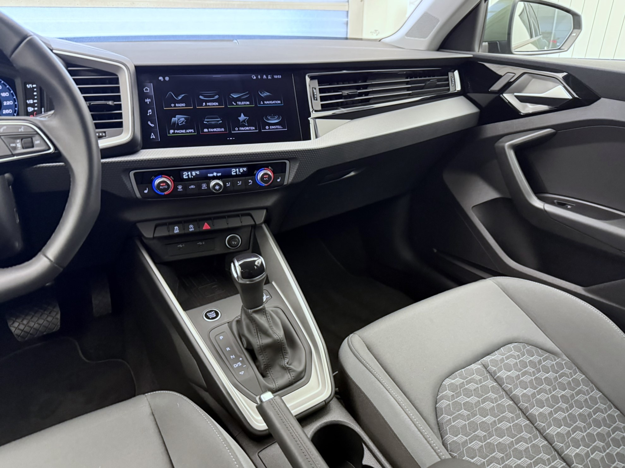 listing desktop thumbnail image 16