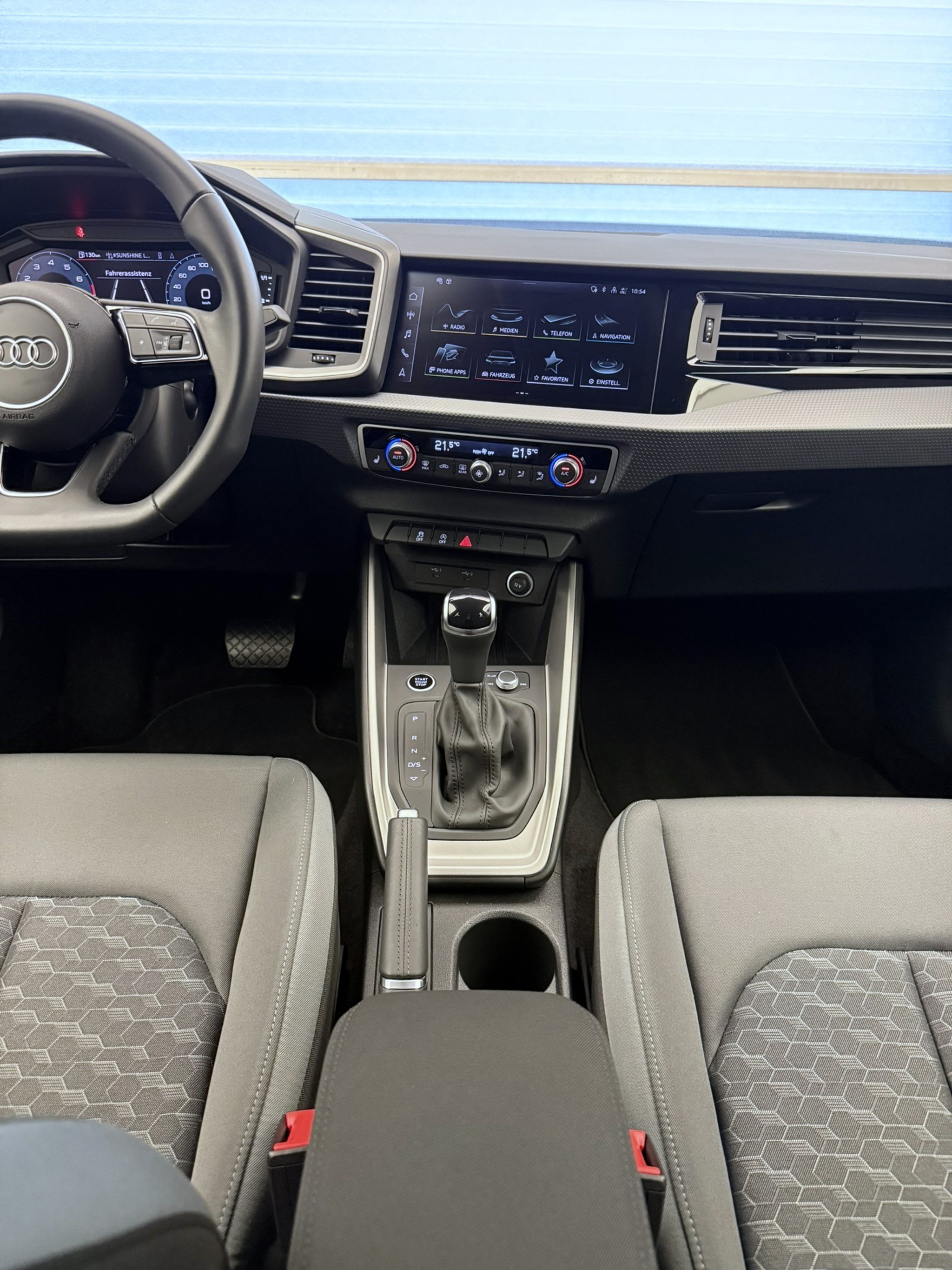 listing desktop thumbnail image 9