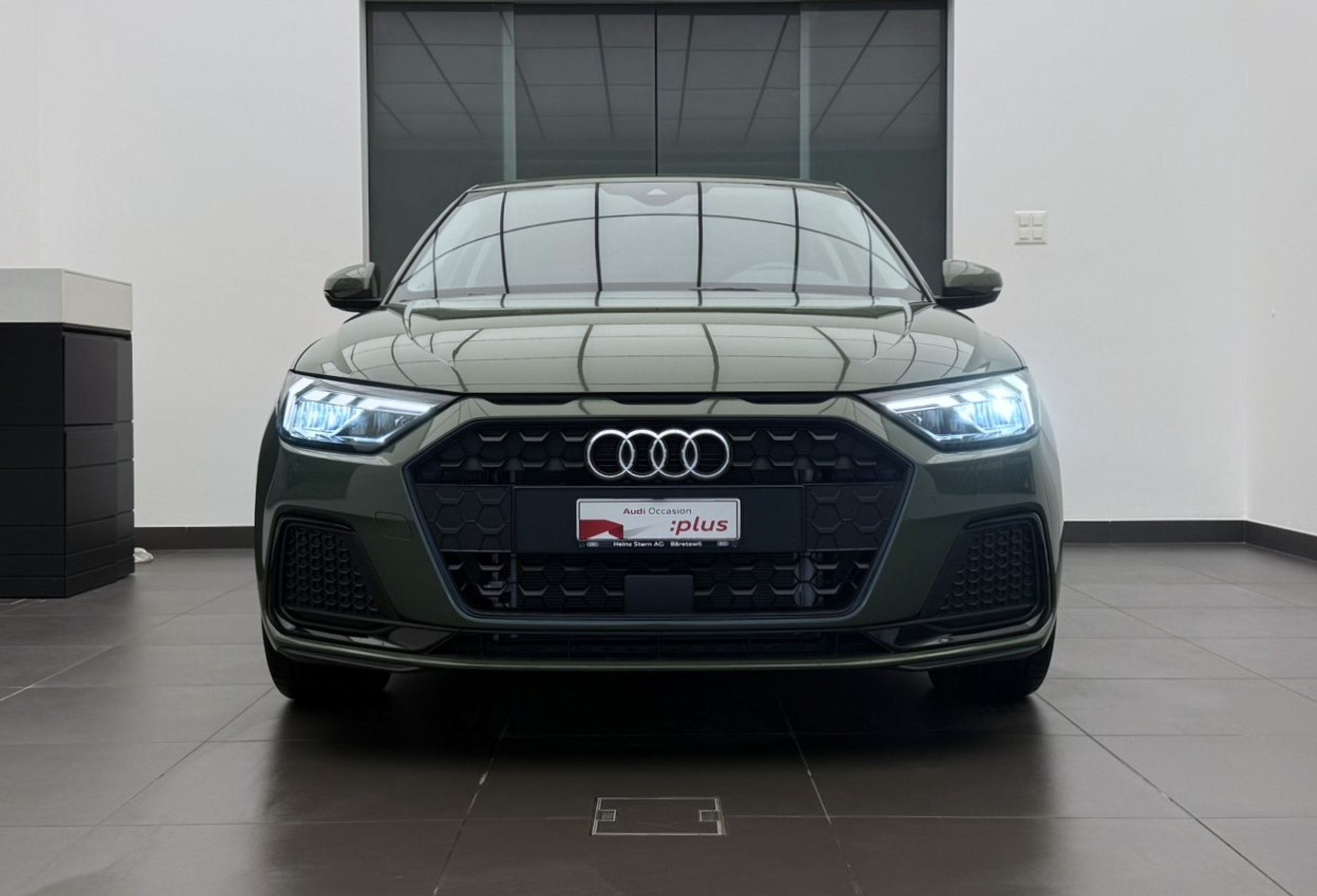 listing desktop thumbnail image 1