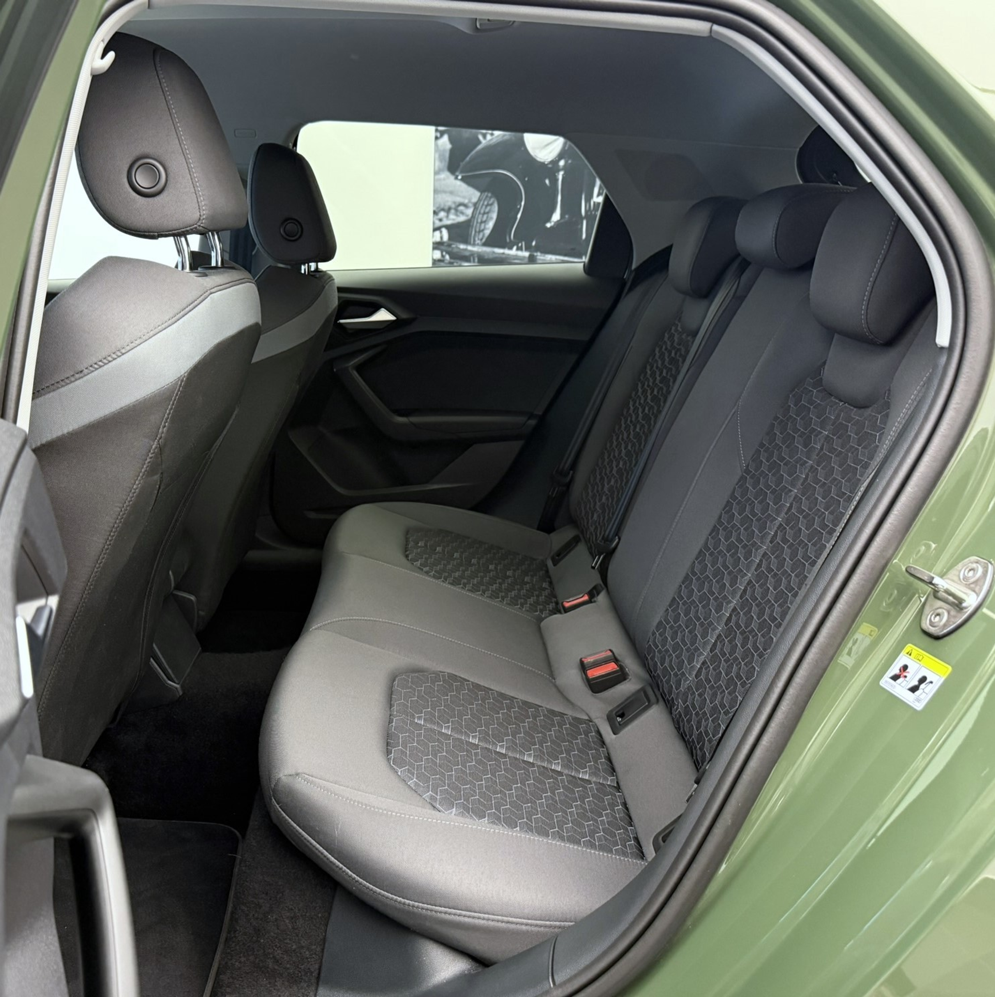 listing desktop thumbnail image 18