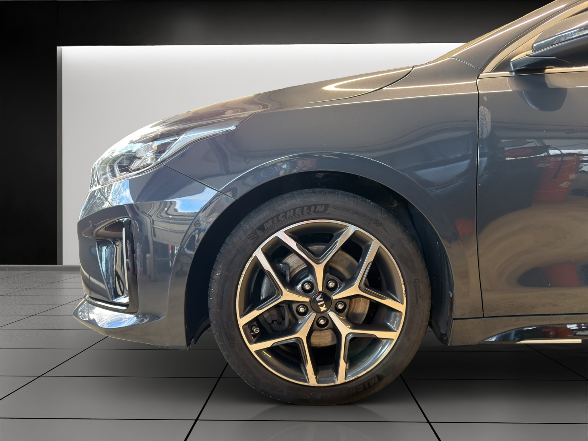 listing desktop thumbnail image 5