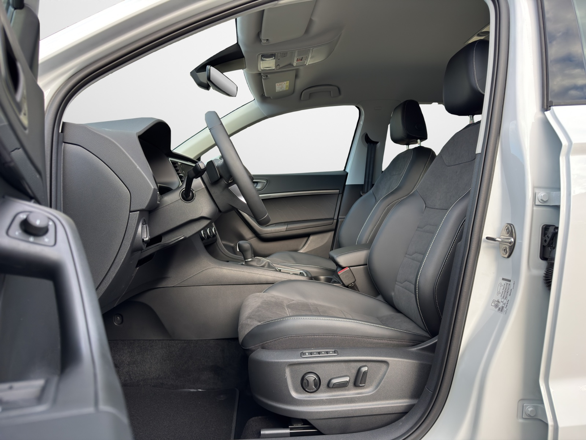 listing desktop thumbnail image 4