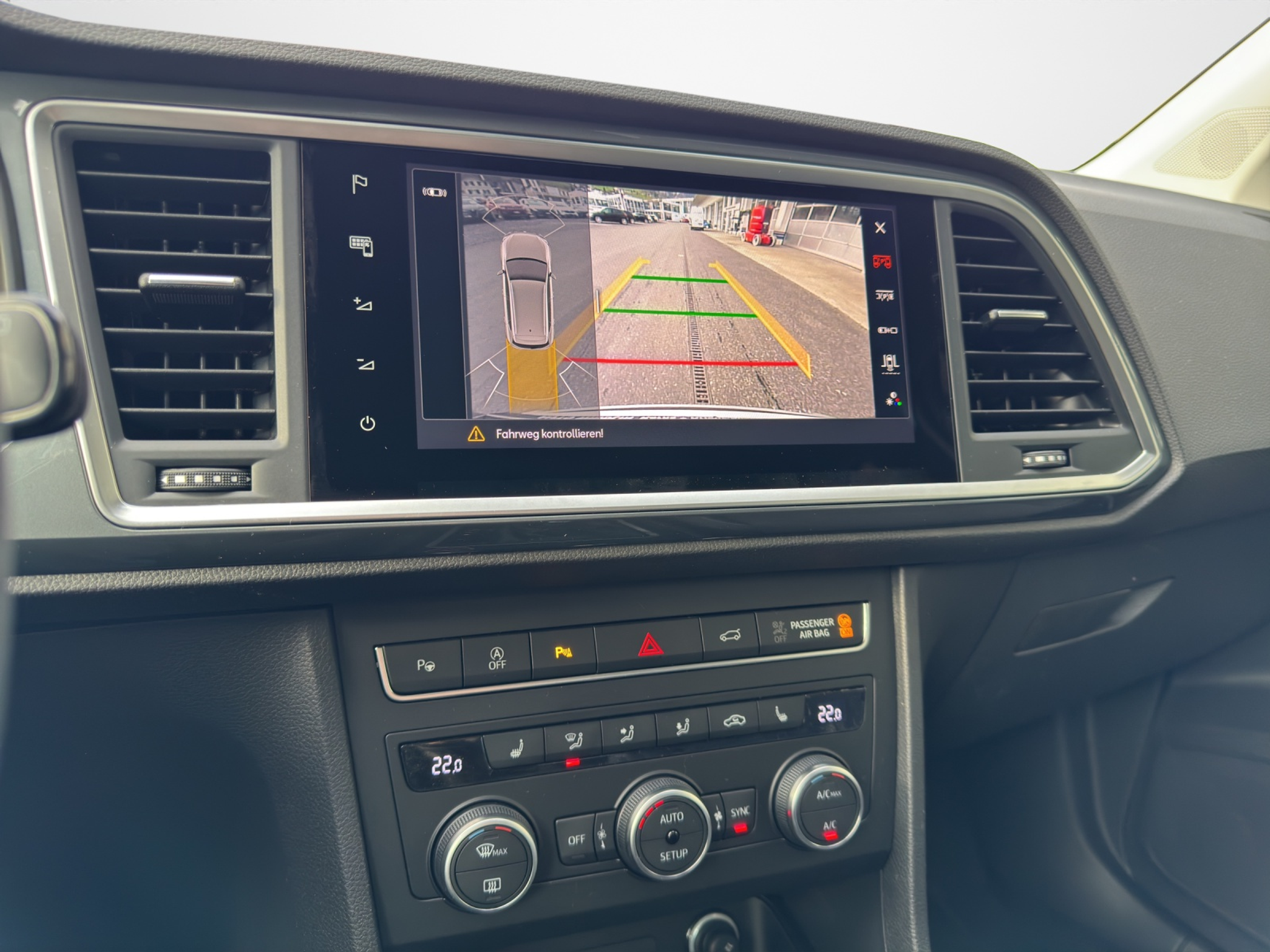 listing desktop thumbnail image 9