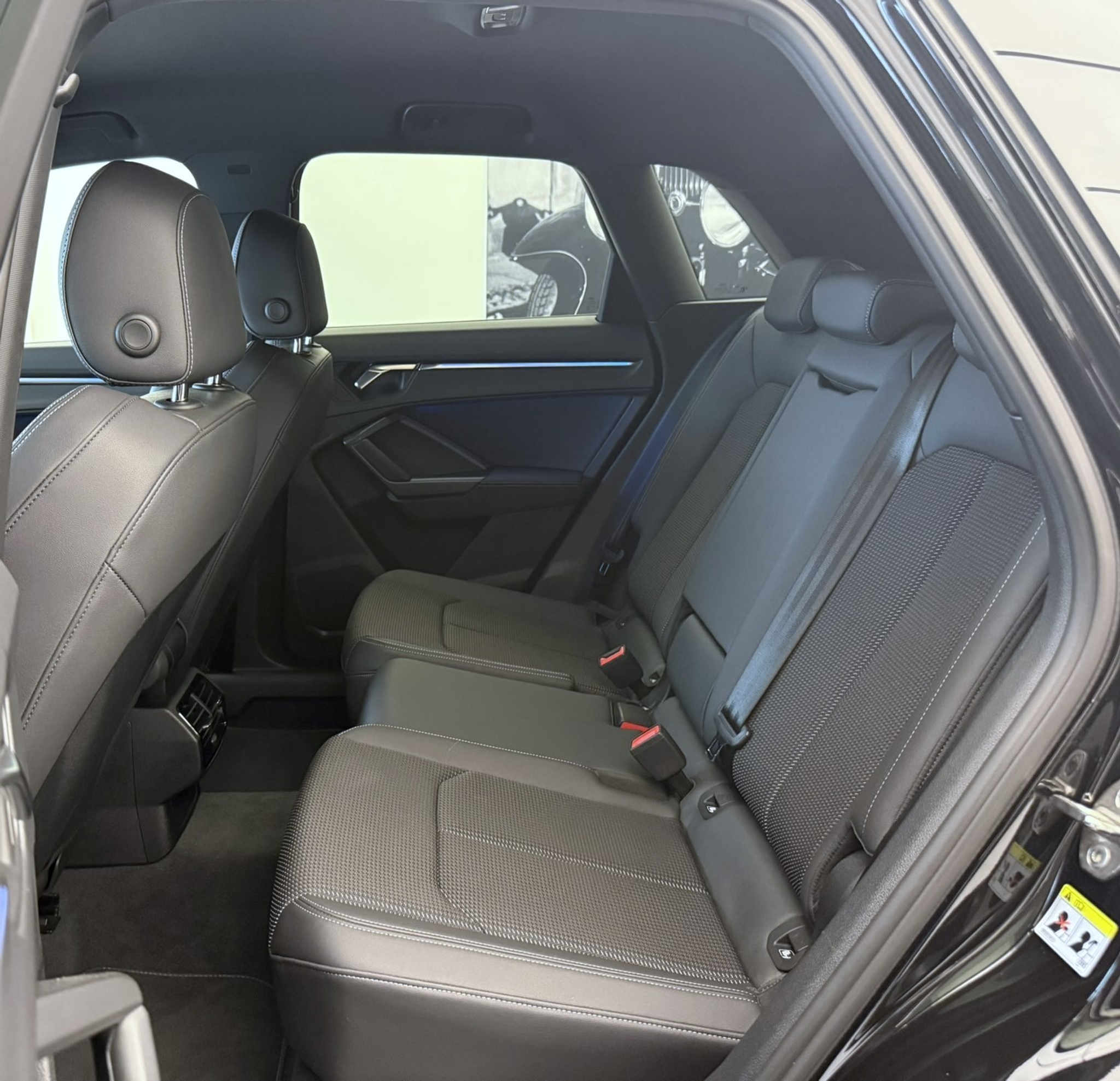 listing desktop thumbnail image 18