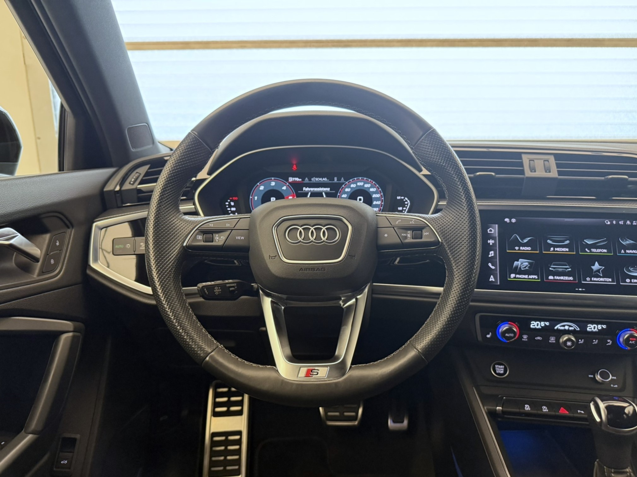 listing desktop thumbnail image 7