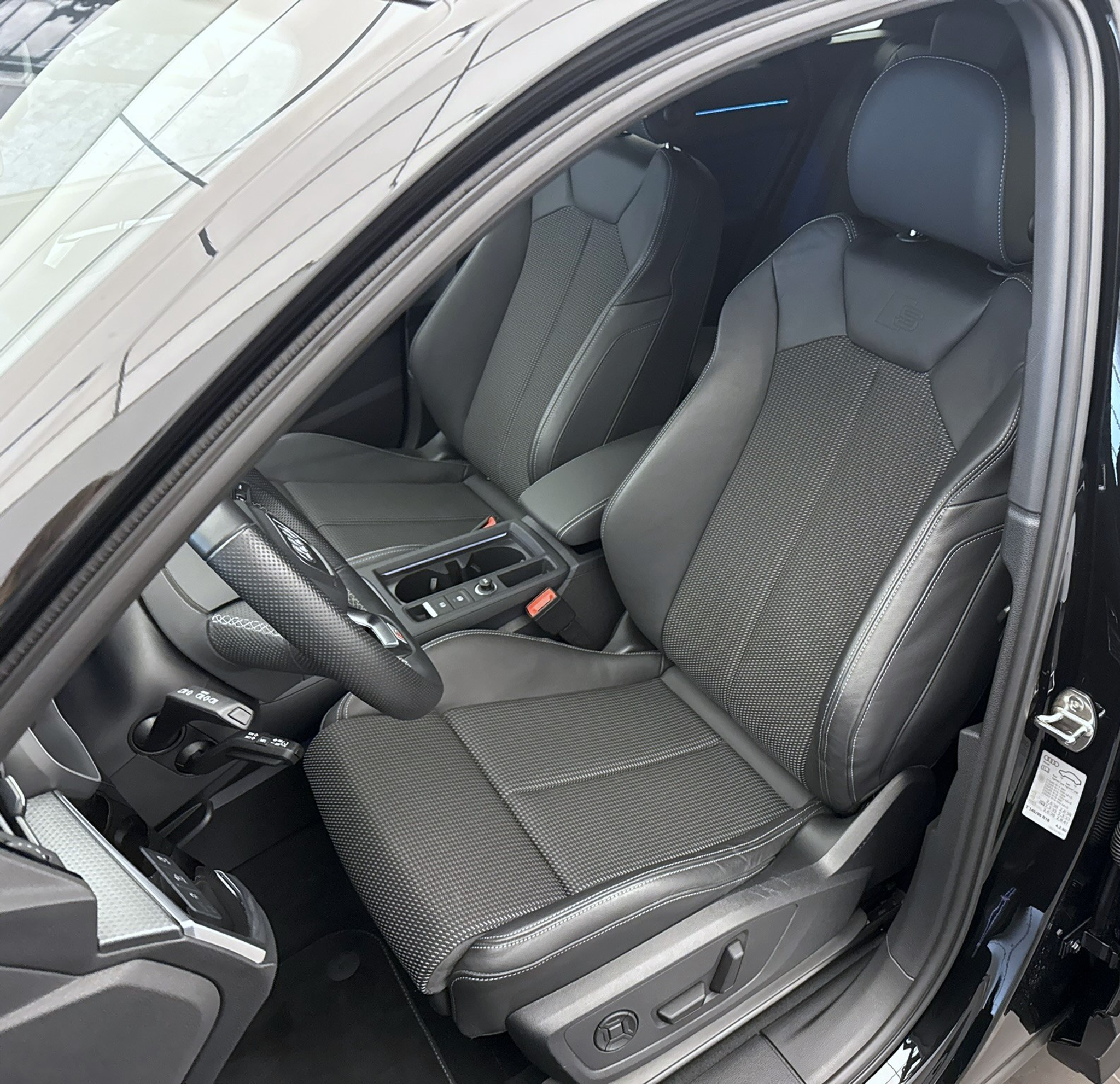 listing desktop thumbnail image 4